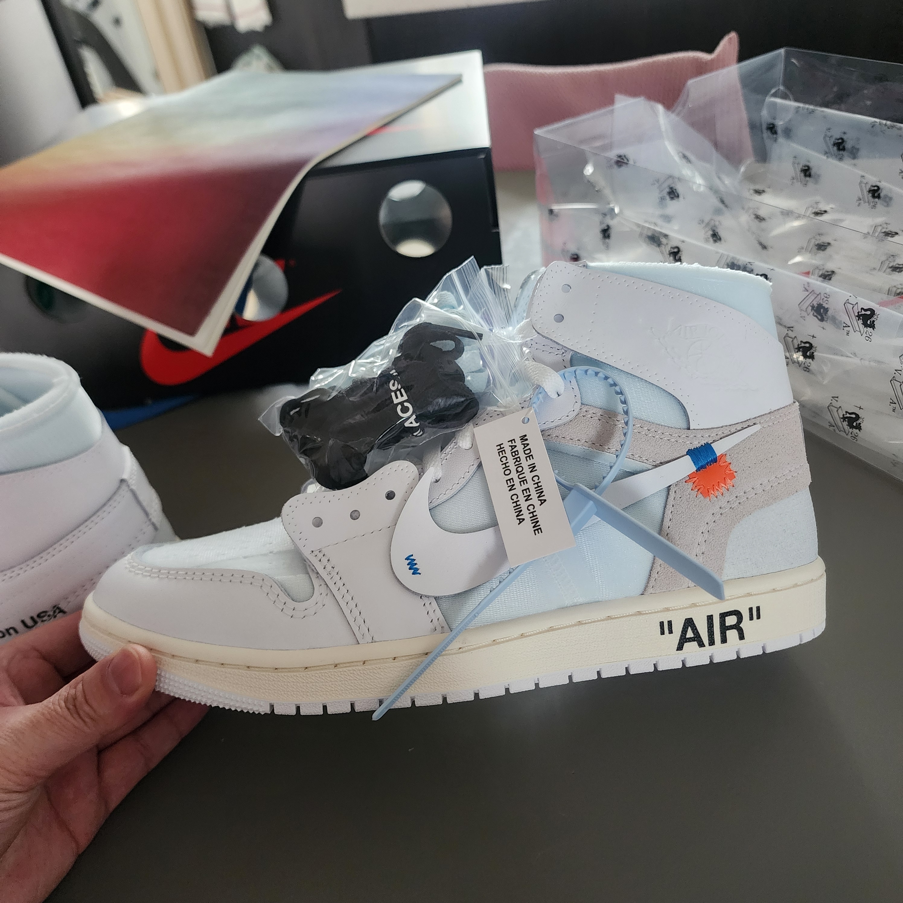 Jordan 1 x Virgil Abloh Archive Retro High Alaska White 착용 스타일