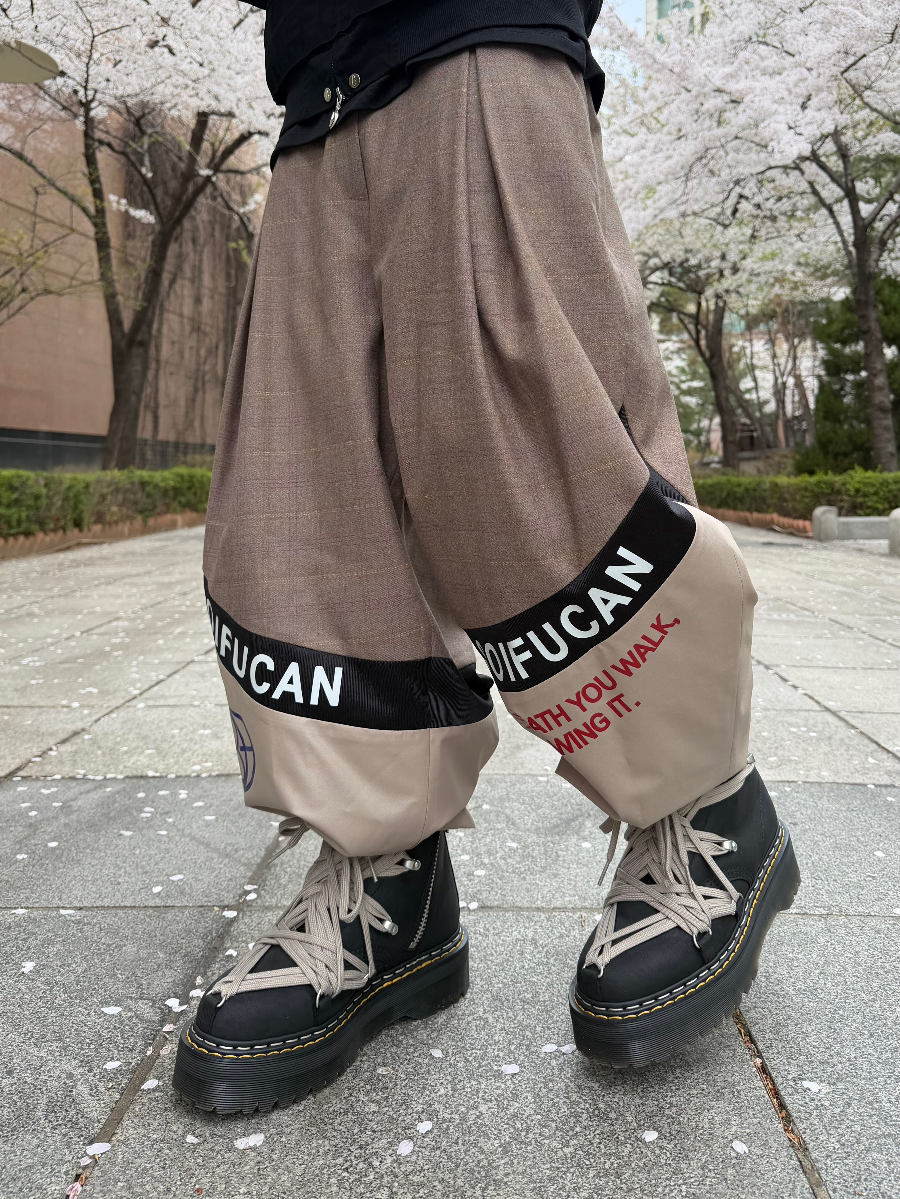 Dr. Martens x Rick Owens 1460 Quad Sole Mega Lace Boots Black 착용 스타일 - 8