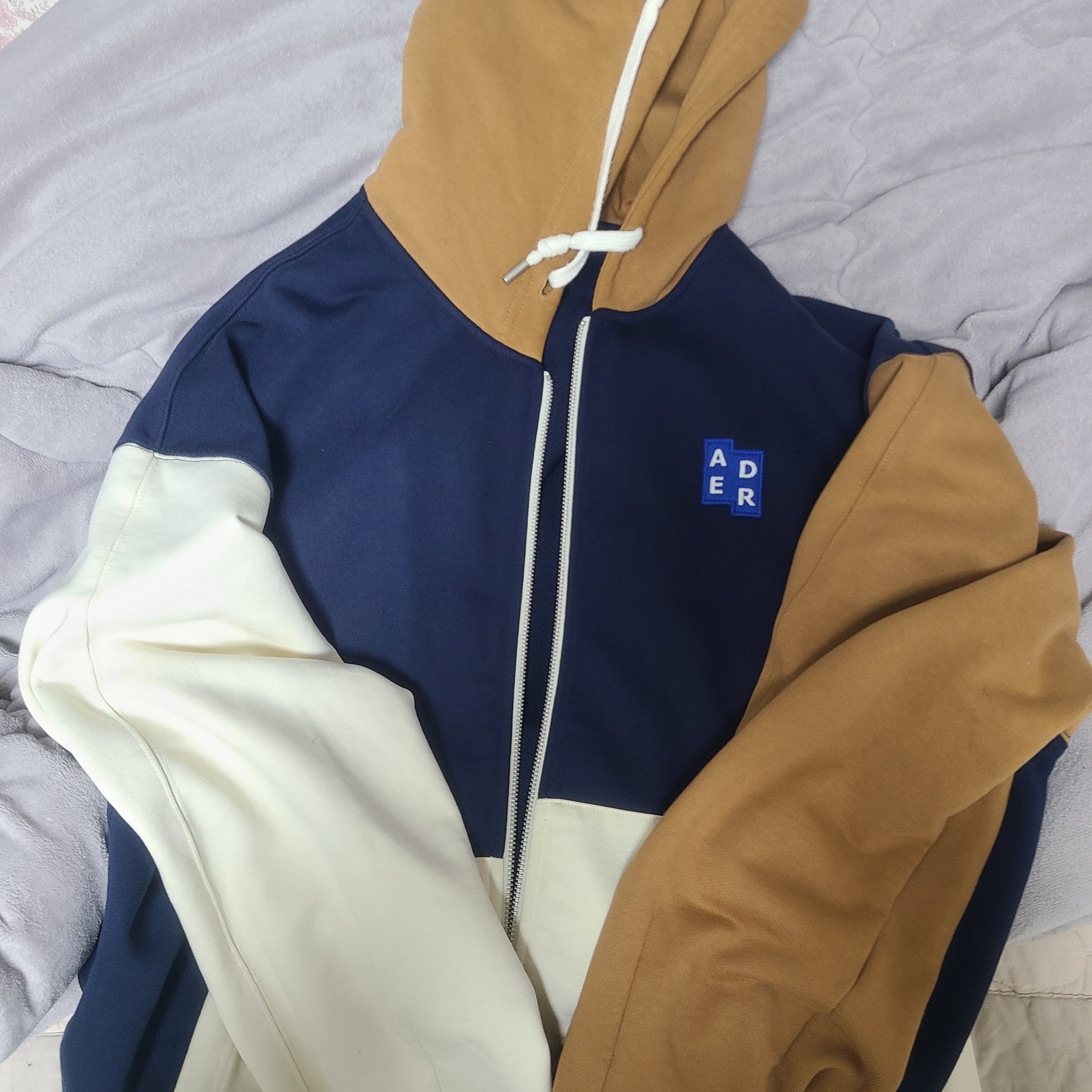 Ader Error Sig; TRS Tag Hoodie Zip-Up 02 Dark Navy 착용 스타일