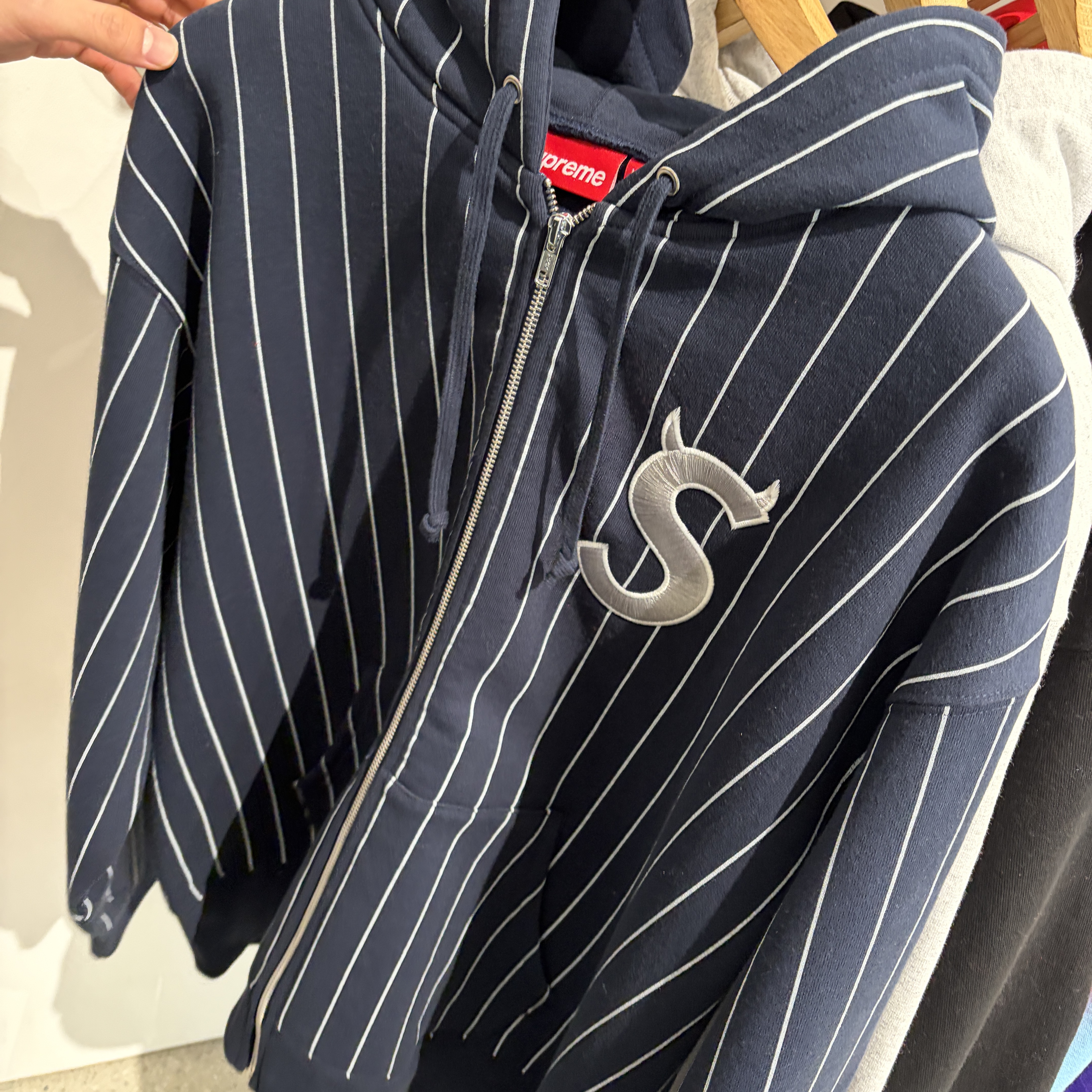Supreme Devil S Logo Zip Up Hooded Sweatshirt Stripe - 26SS 착용 스타일