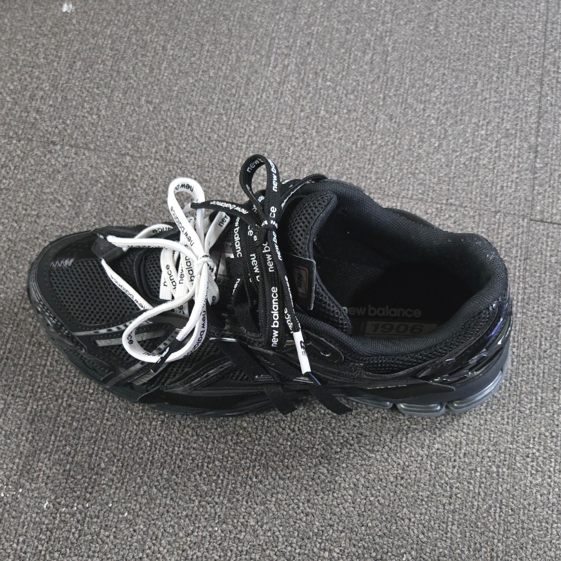 New Balance 1906A Black 착용 스타일