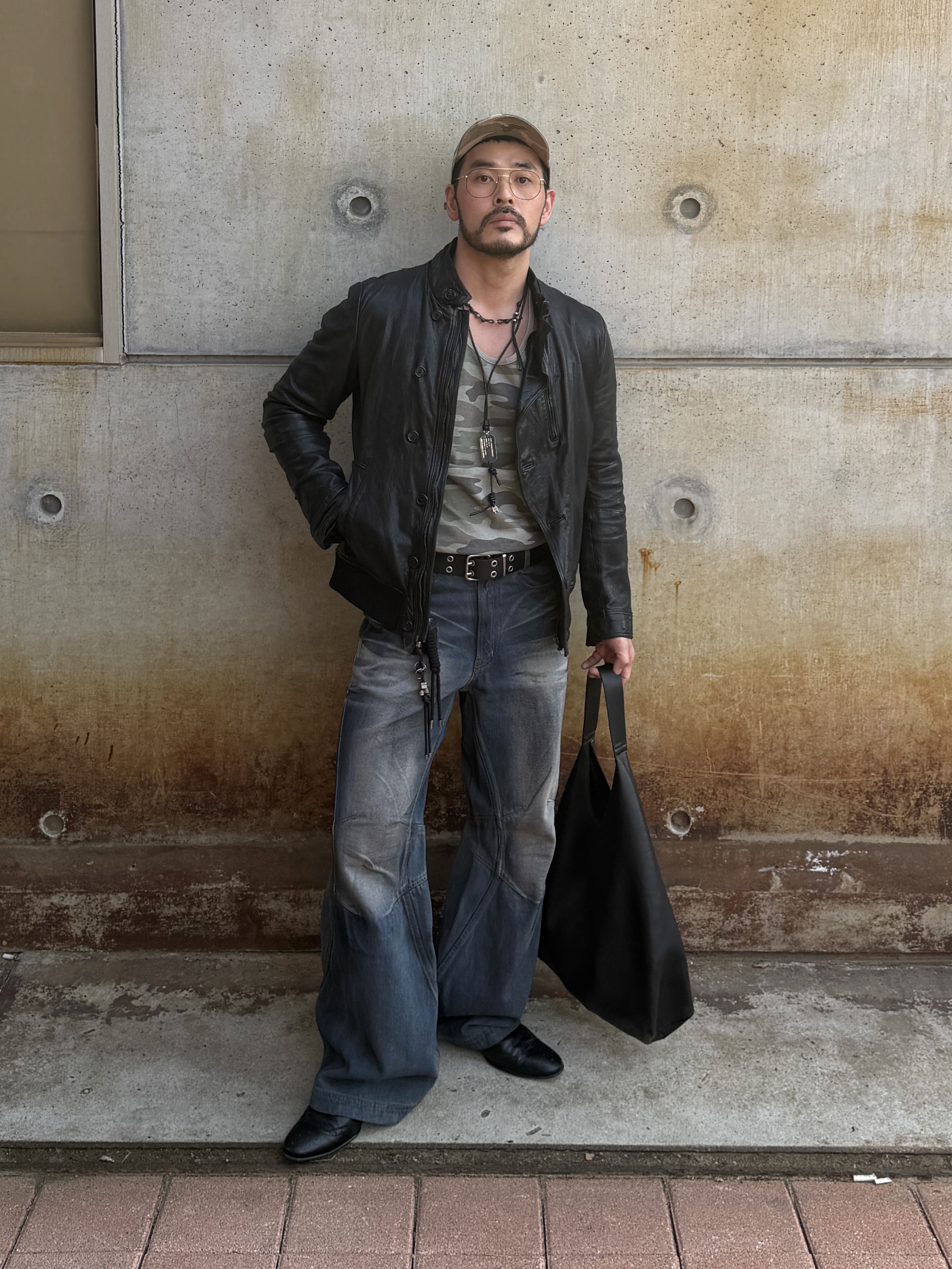 BLR Double Yoke Oil Washed Bootcut Denim Pants 착용 스타일 - 1