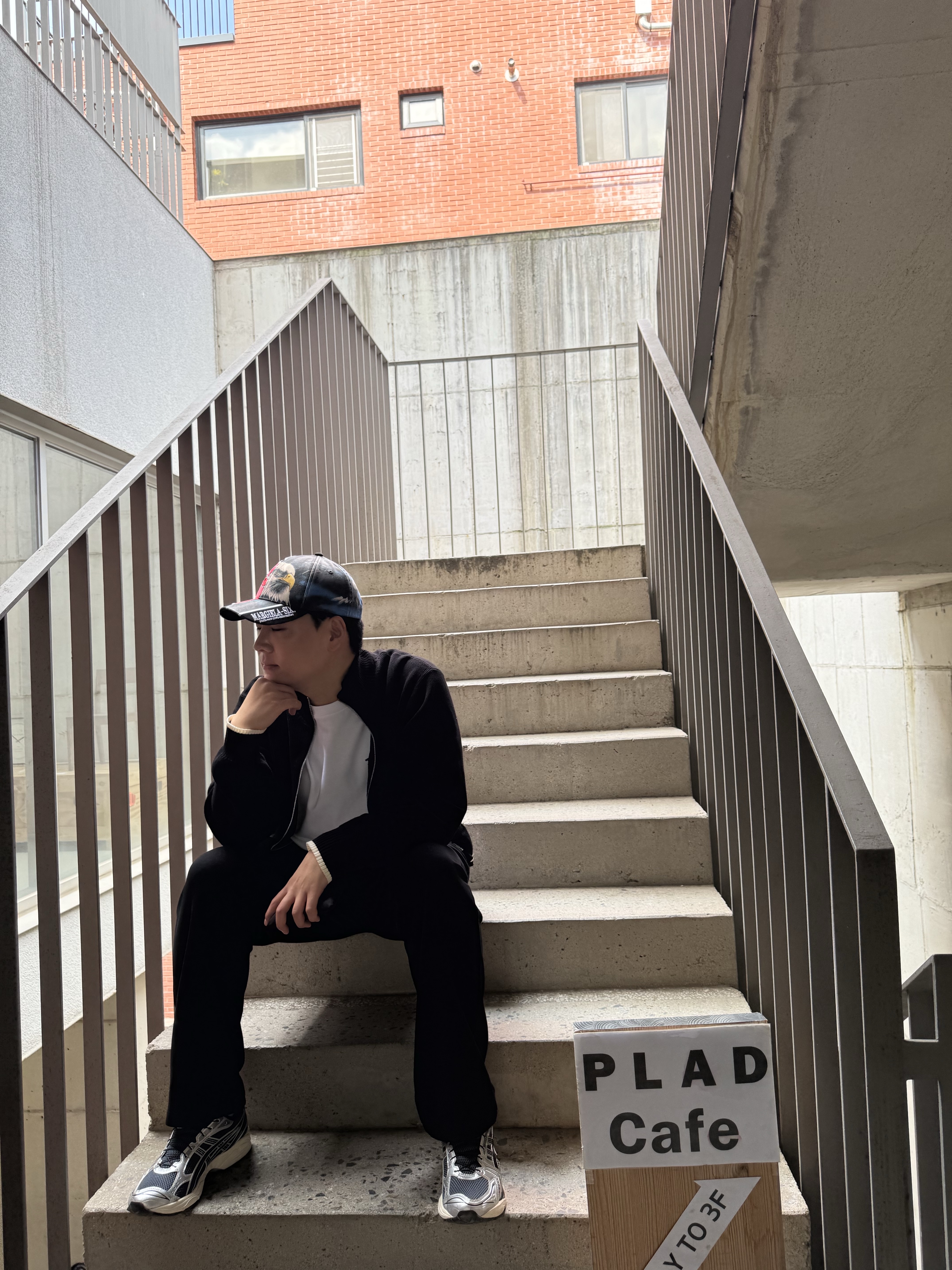 Matin Kim Spell Point Stripe Knit Cardigan Black, Supreme x MM6 Maison Margiela Split 6-Panel Black - 26SS 착용 스타일 - 6