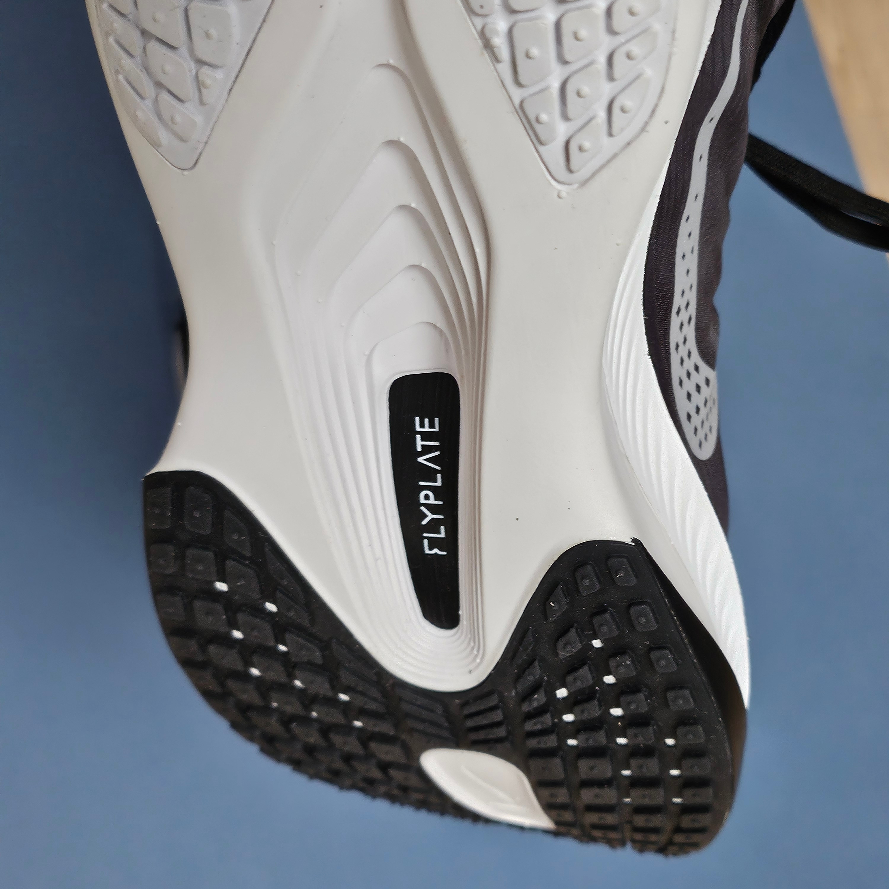 Nike Zoom Fly 6 Black Light Smoke Grey 착용 스타일 - 3