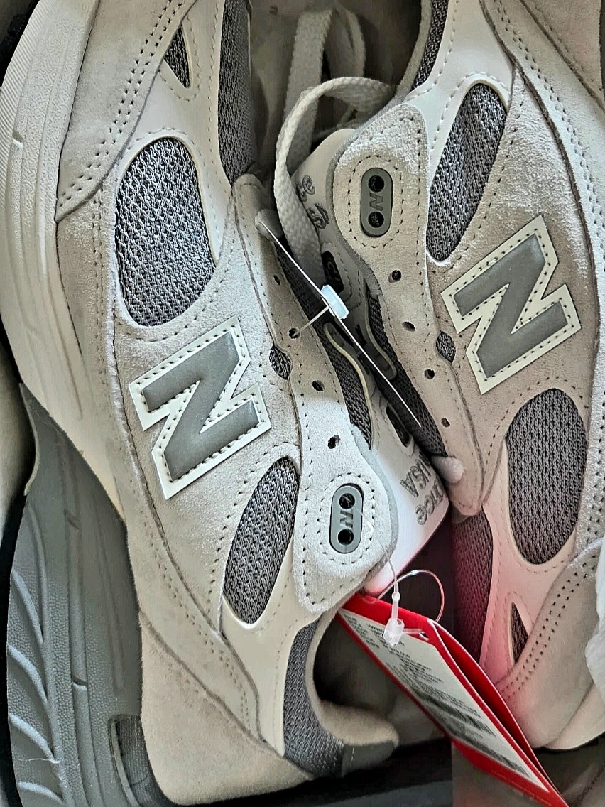 New Balance 993 Made in USA Reflection Medium Grey - D Standard 착용 스타일 - 1