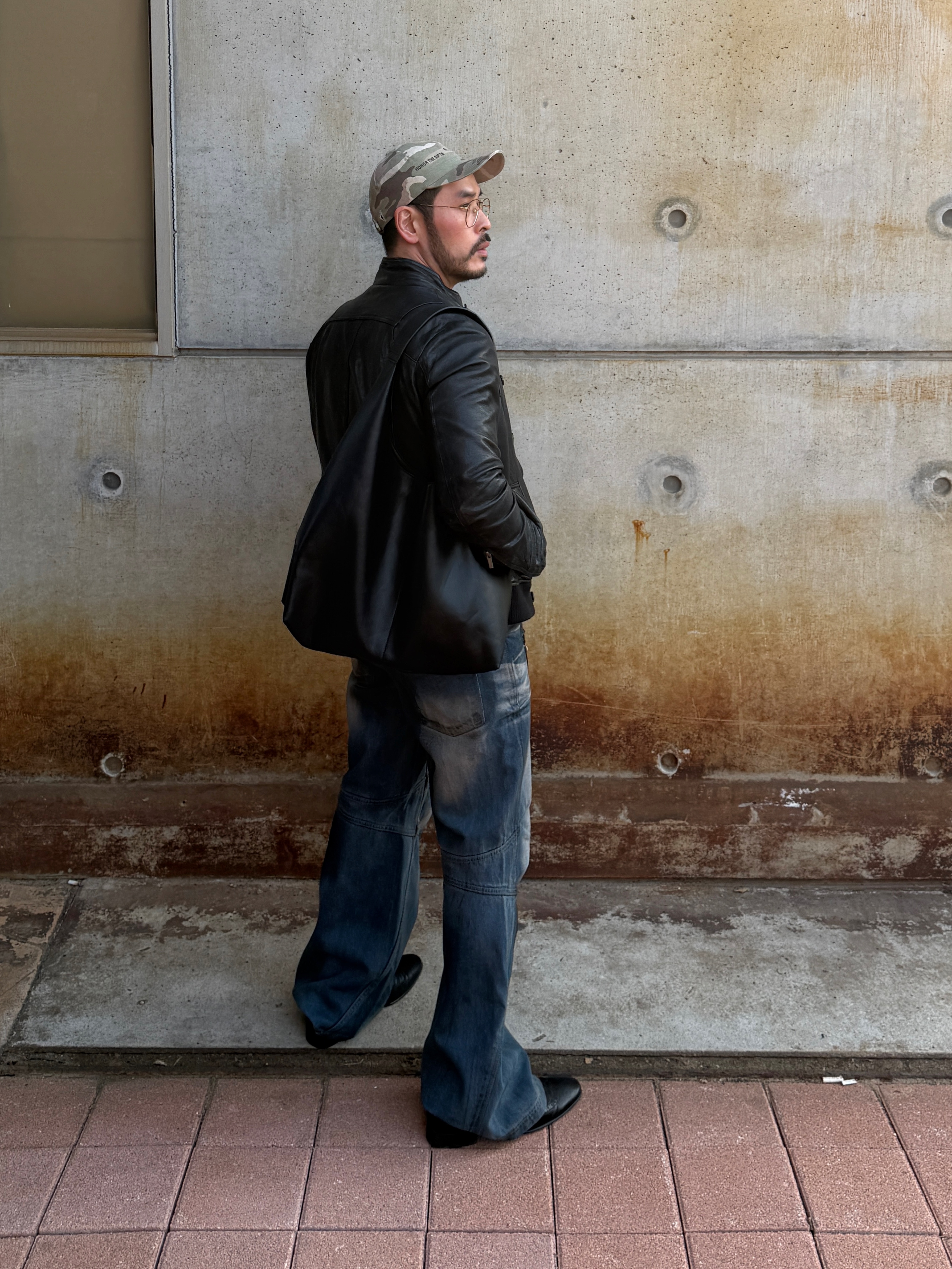 BLR Double Yoke Oil Washed Bootcut Denim Pants 착용 스타일 - 4