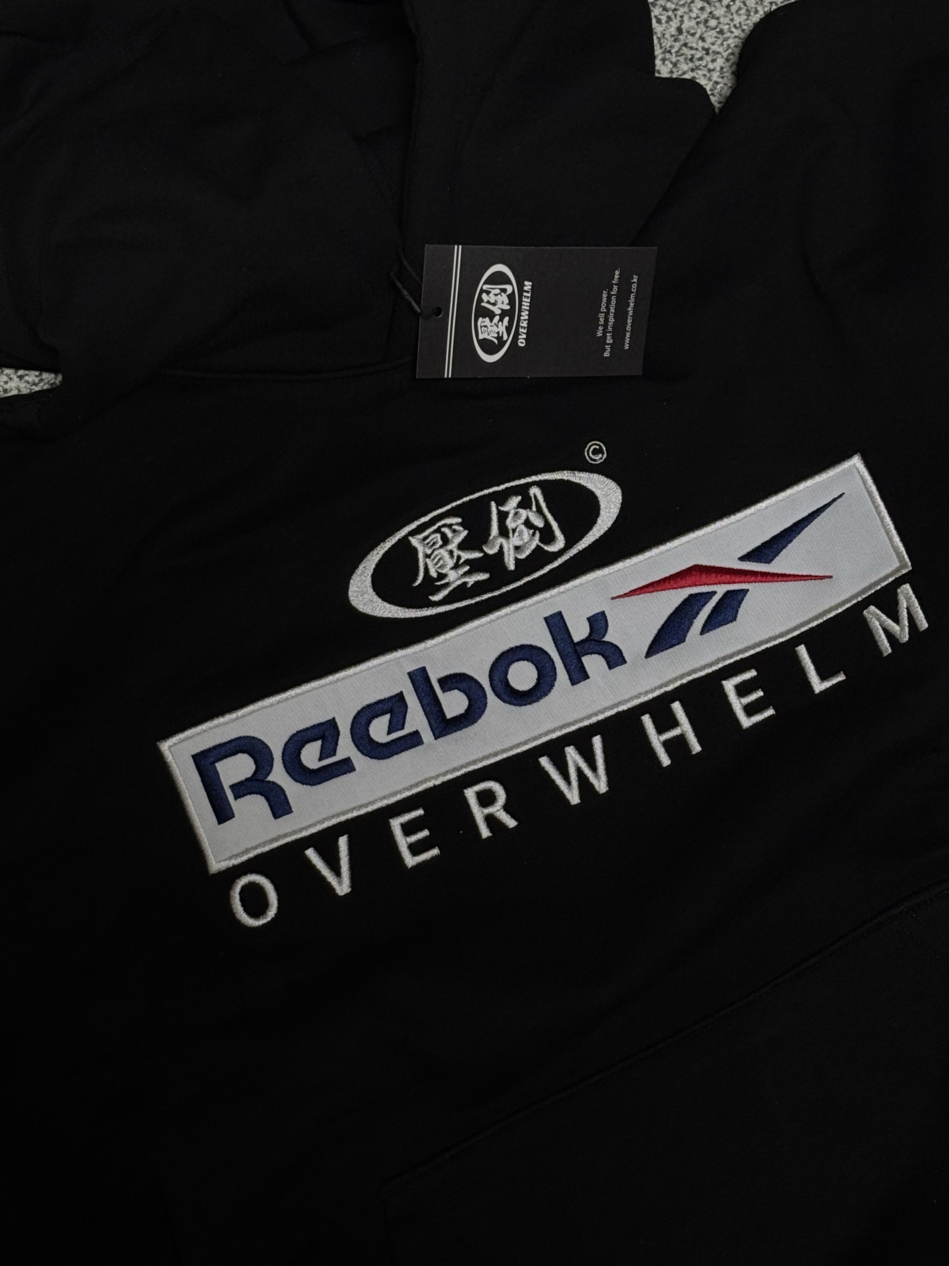 [예약배송] Reebok × Overwhelm Hoodie Black, Adidas Yeezy Boost 350 V2 Zebra 2017/2019/2020 착용 스타일 - 1
