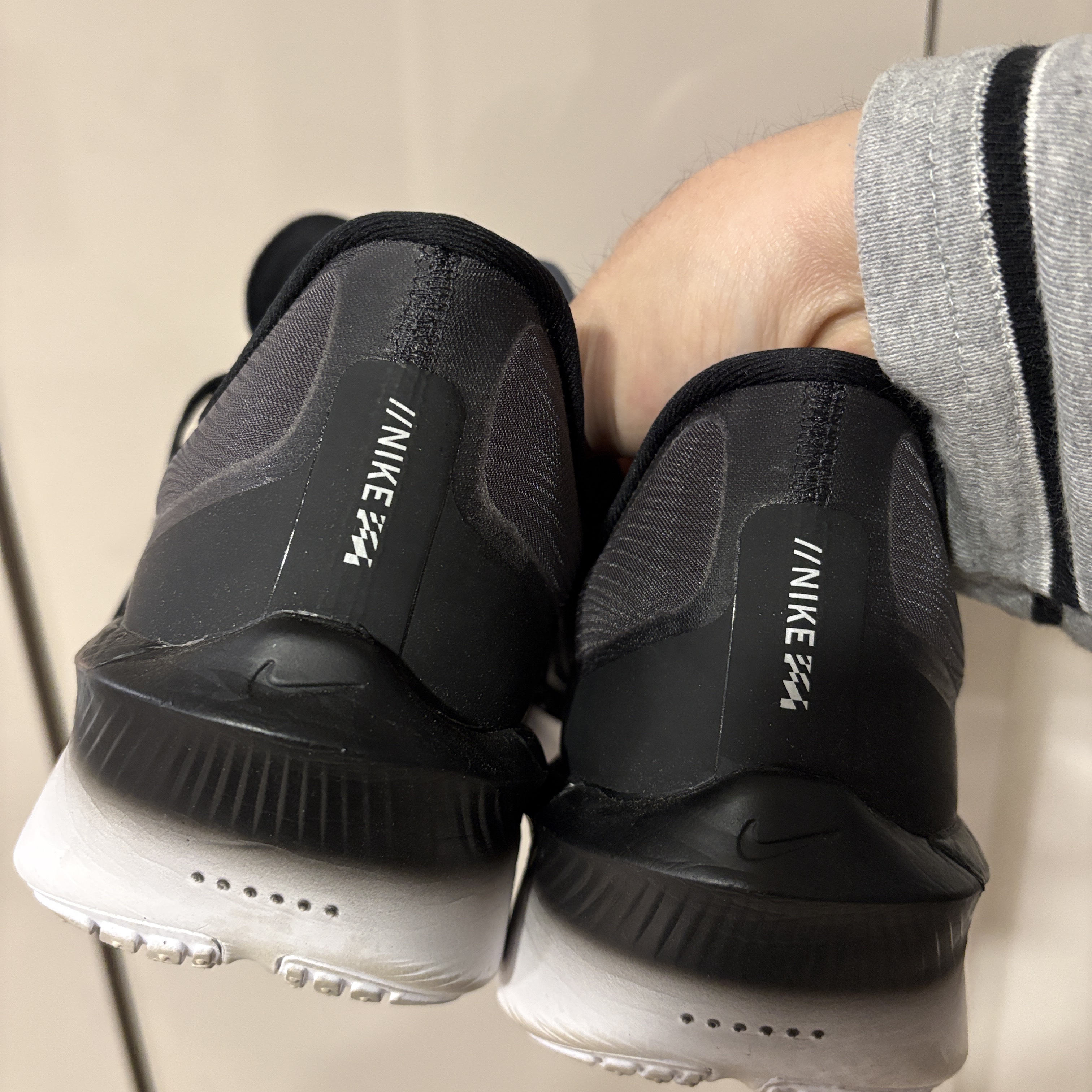 Nike Zoom Fly 6 Black Light Smoke Grey 착용 스타일 - 3