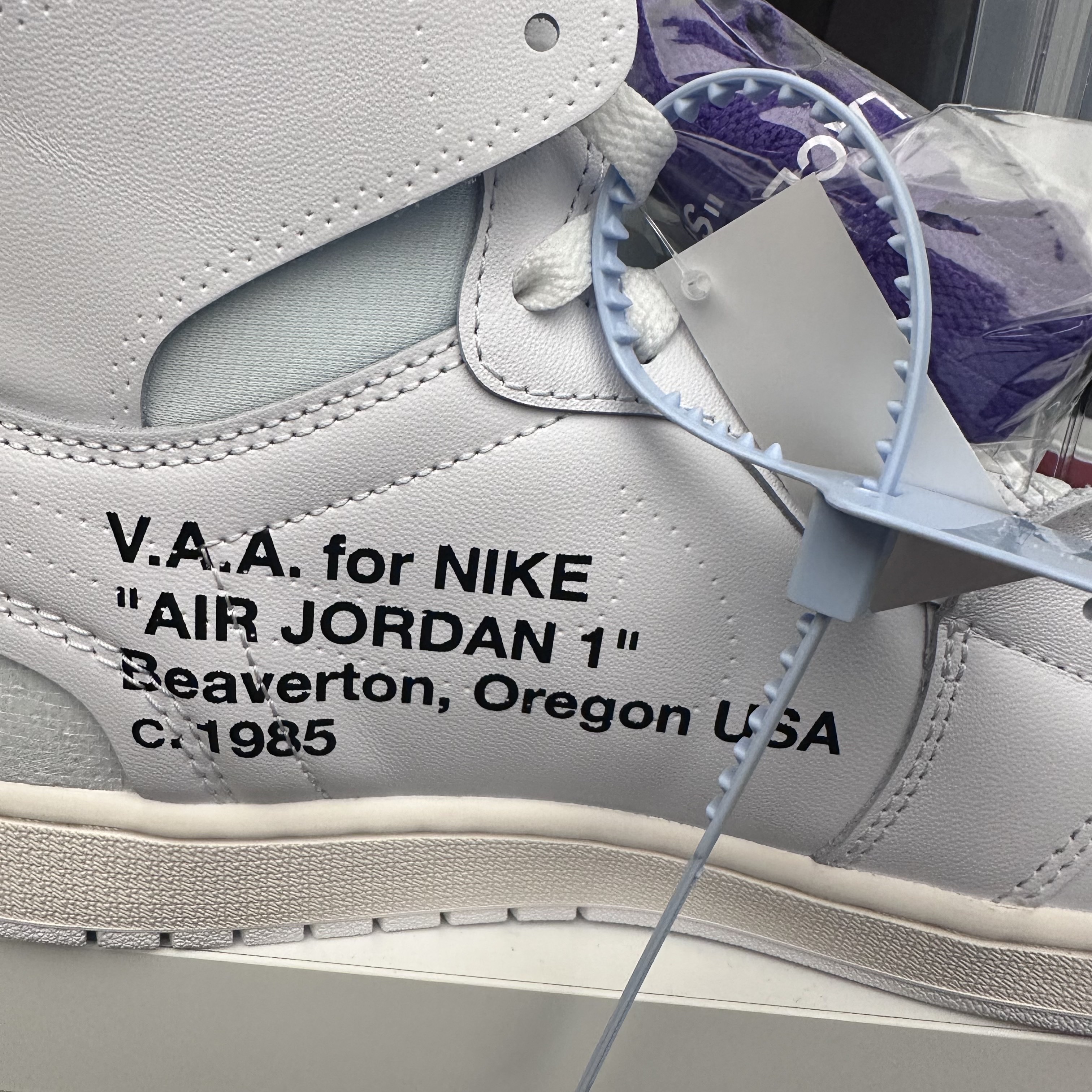 Jordan 1 x Virgil Abloh Archive Retro High Alaska White 착용 스타일 - 3