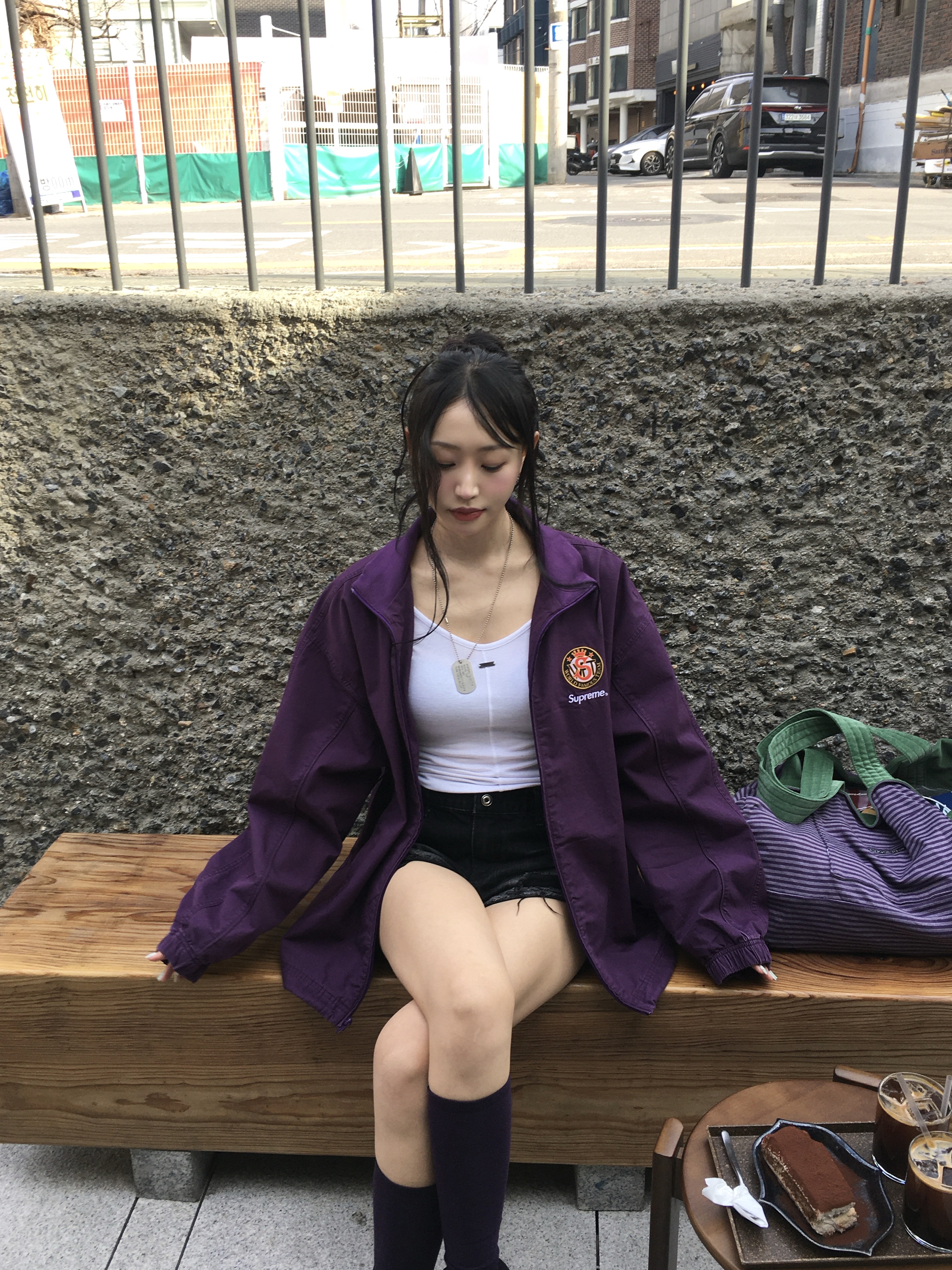 Supreme x Umbro Cotton Ripstop Track Jacket Plum - 26SS, Nike x Stussy Air Baltoro Black and White 착용 스타일 - 4