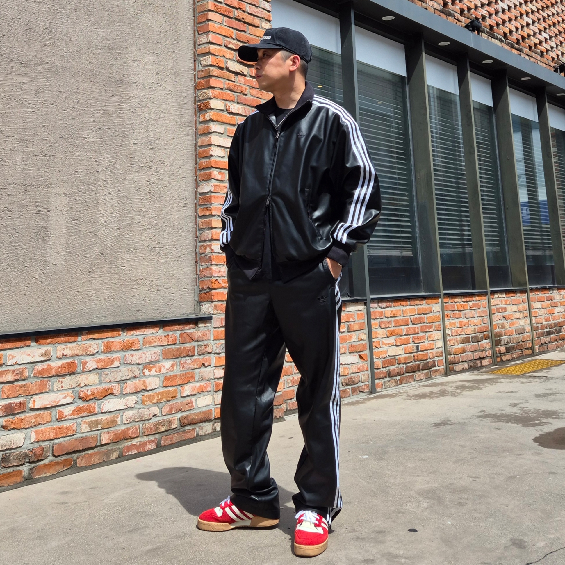 Adidas Pleather 3S Track Top Black - KR Sizing, Adidas Faux Leather Adicolor 3S Firebird Track Pants Black - KR Sizing 착용 스타일 - 1