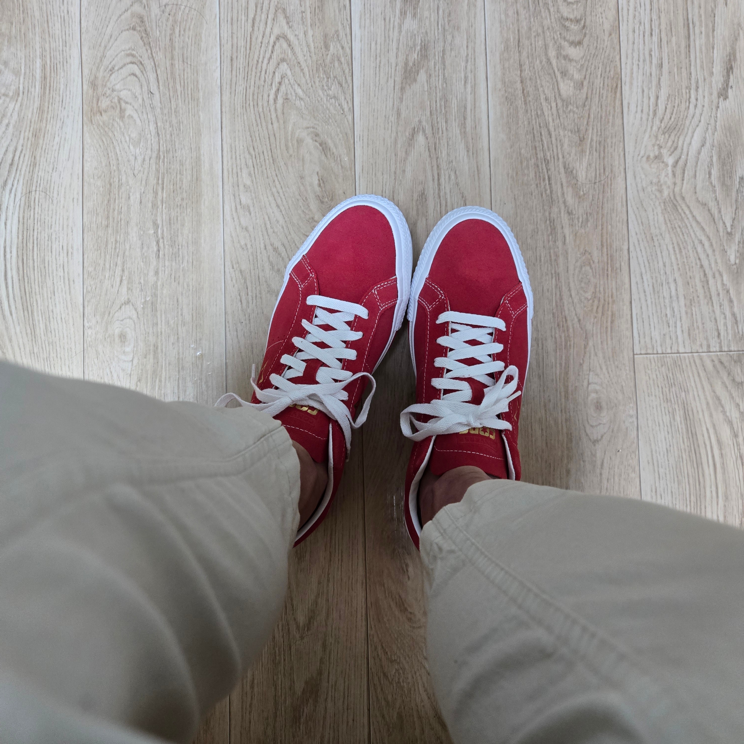 Converse One Star Pro Ox Suede Varsity Red 착용 스타일