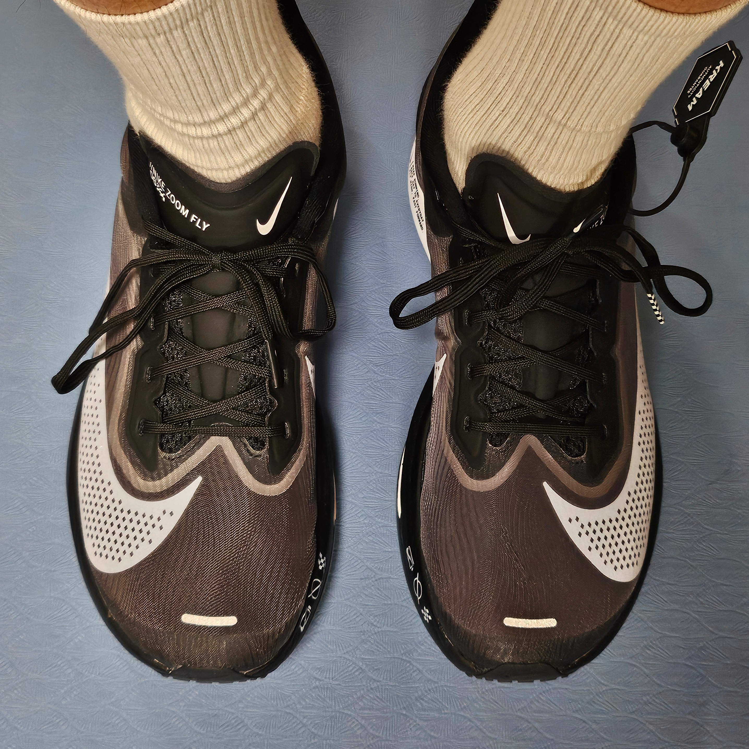 Nike Zoom Fly 6 Black Light Smoke Grey 착용 스타일 - 2
