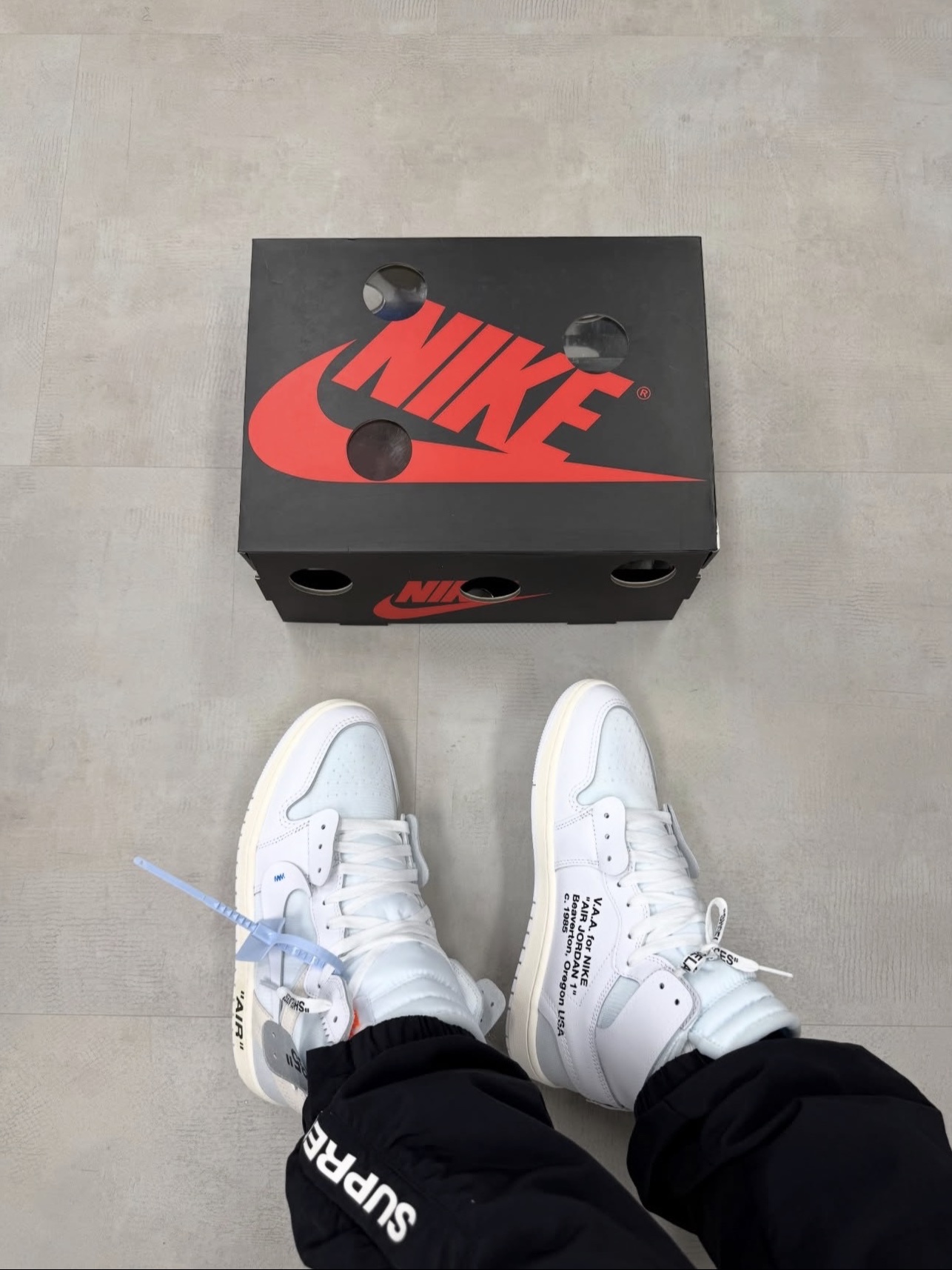 Jordan 1 x Virgil Abloh Archive Retro High Alaska White 착용 스타일 - 9