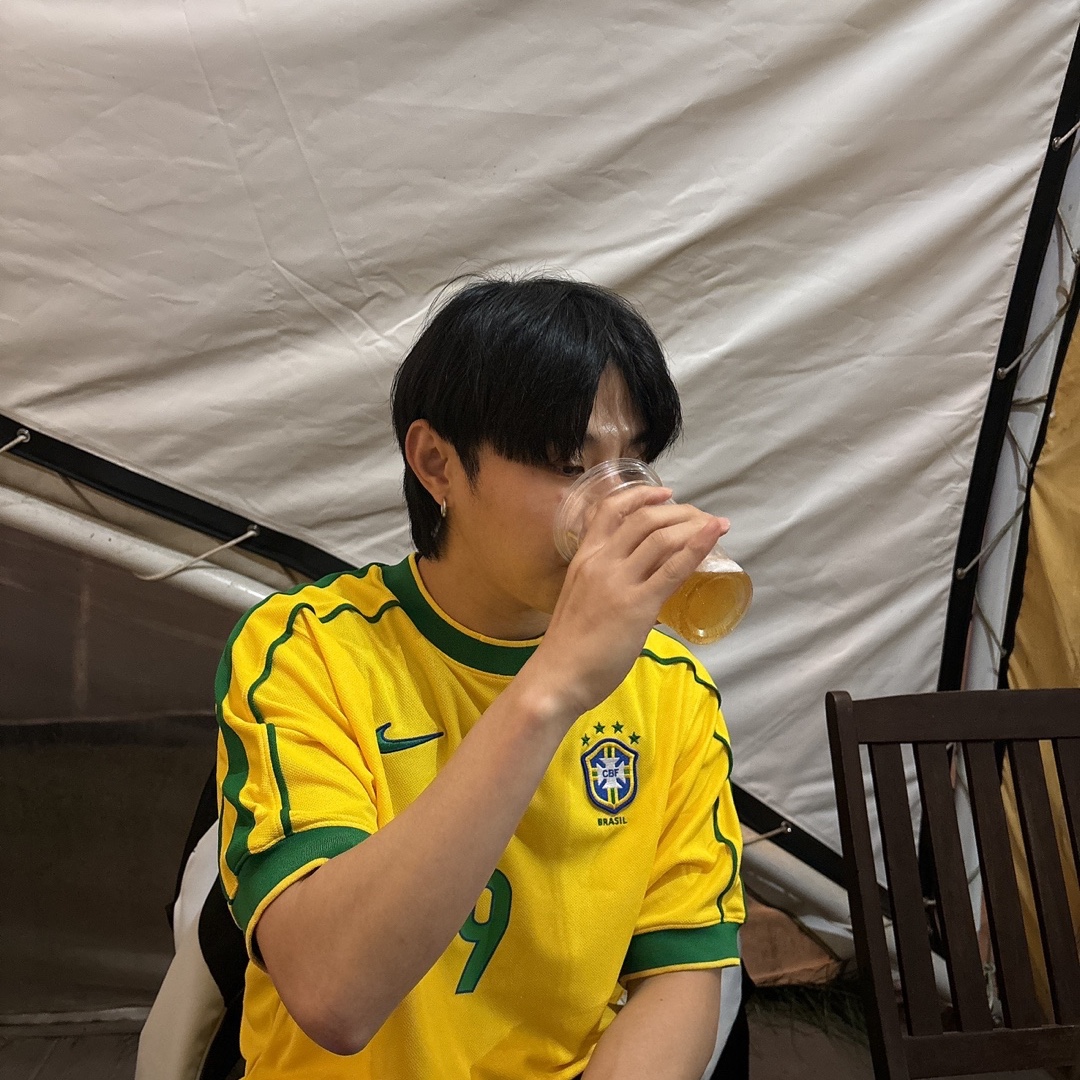 Nike Brazil 1998 Reissue Soccer Replica Jersey Varsity Maize Ronaldo (Marking Ver.) 착용 스타일