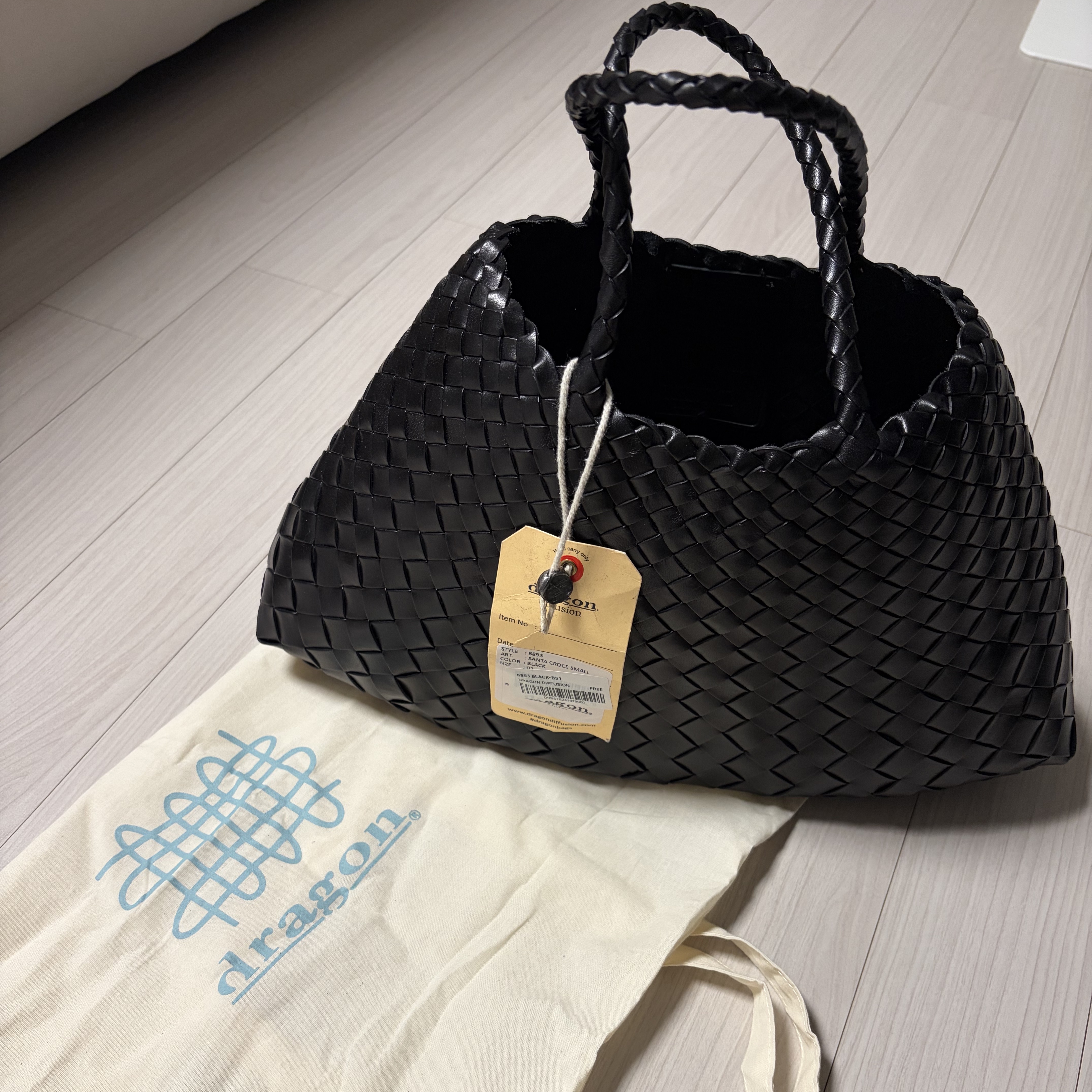 Dragon Diffusion Santa Croce Small Black 착용 스타일