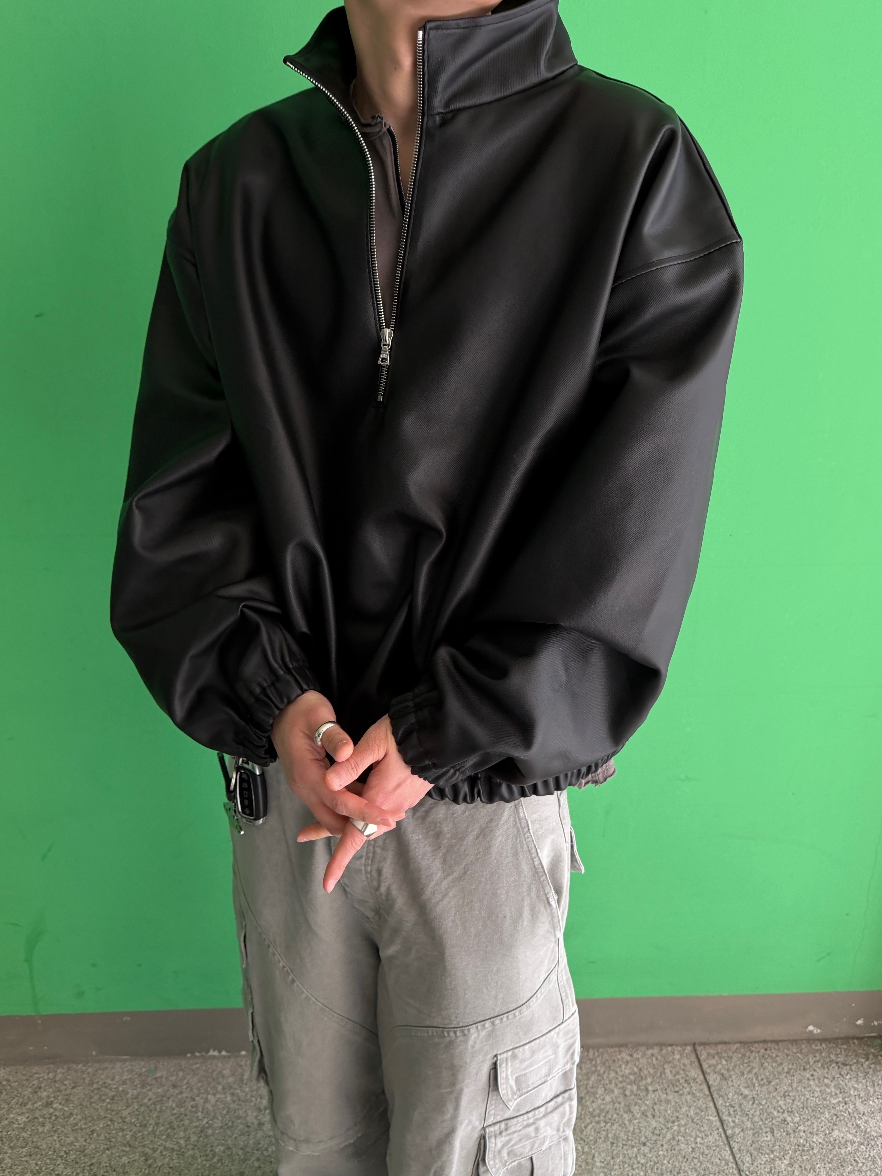 Nonnod Half Zip Coated Denim Black, Undermycar Combat Utility Cargo Pants Misty Green 착용 스타일 - 3