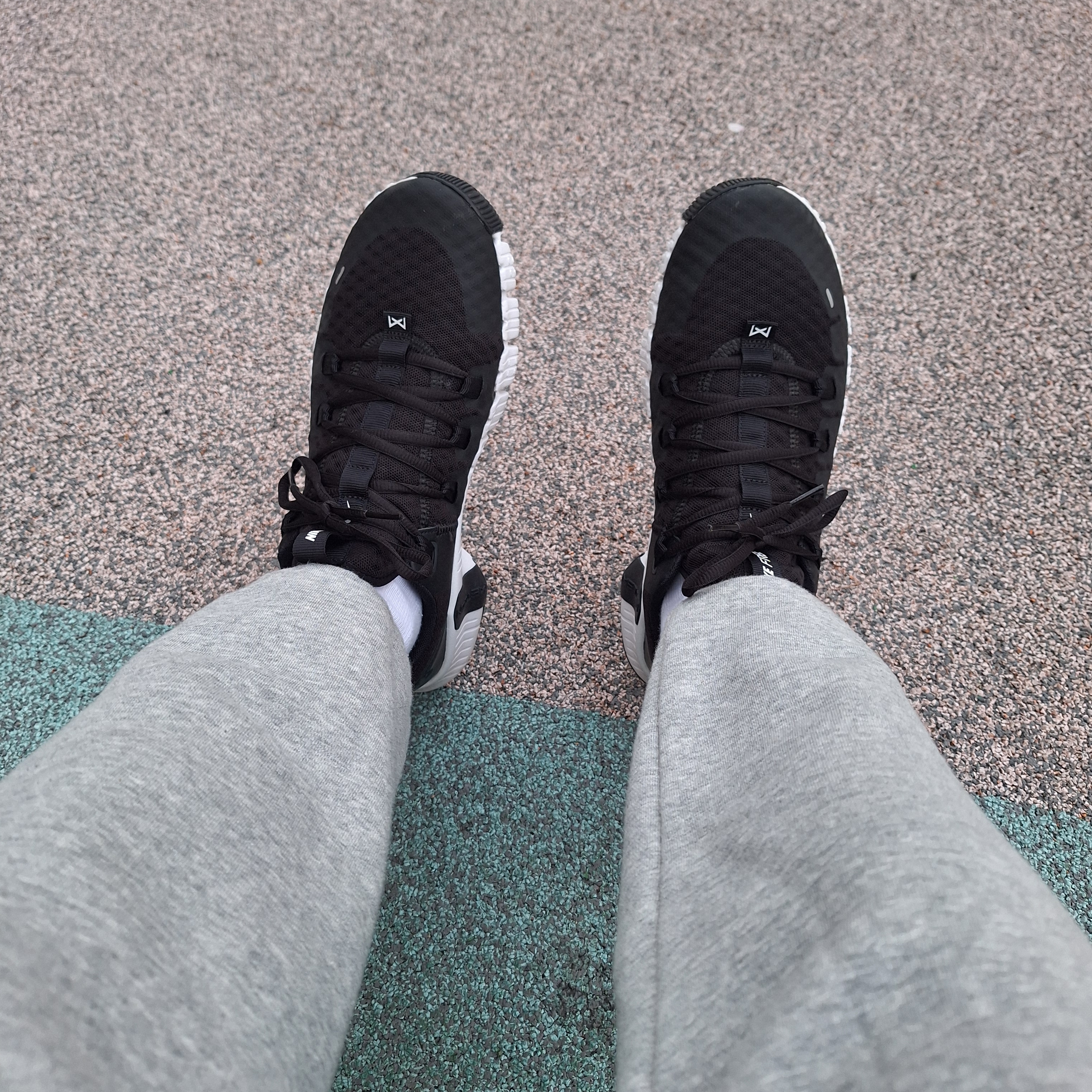 Nike Free Metcon 5 Black Anthracite 착용 스타일
