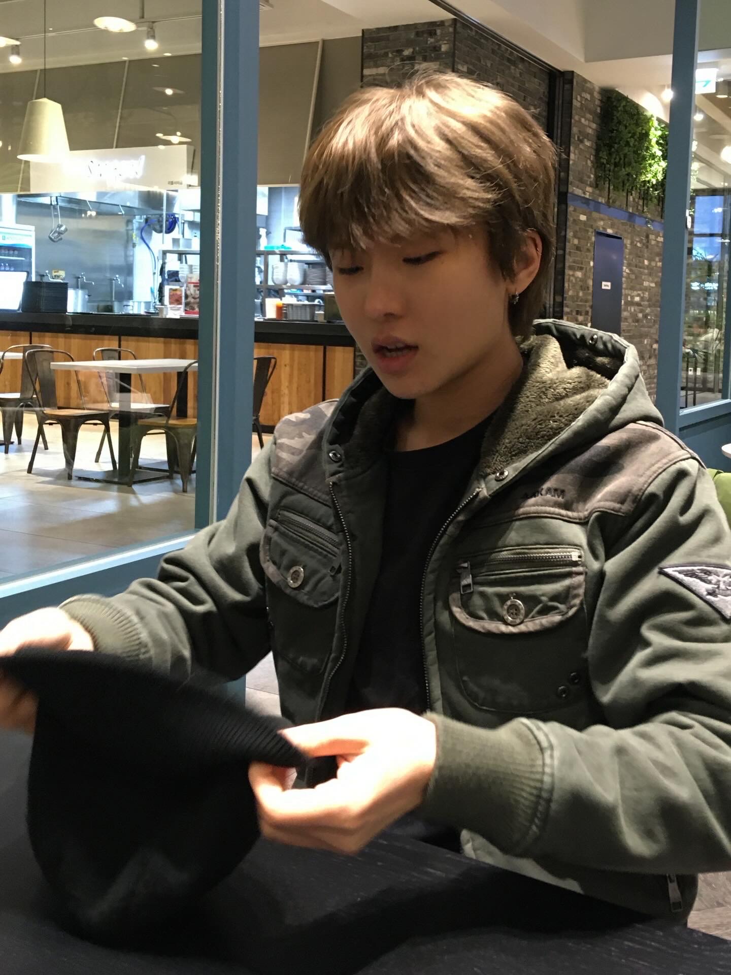Aakam Fur Camo Contrast Jacket Black, Louis Vuitton Speedy Bandouliere 25 Monogram 착용 스타일 - 2