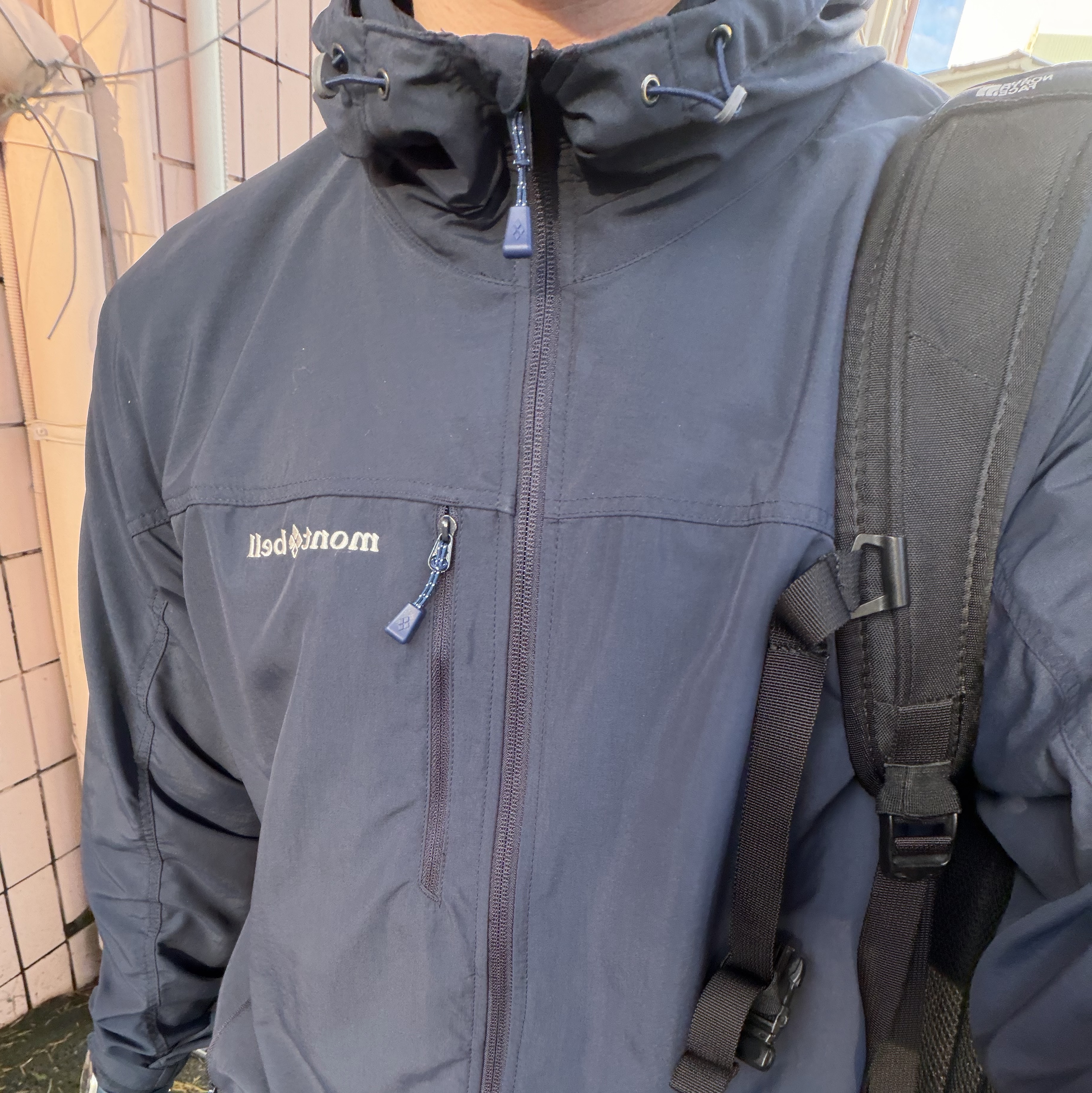 Montbell O.D. Hooded Jacket Black, Montbell O.D. Hooded Jacket Wine Red 착용 스타일 - 1
