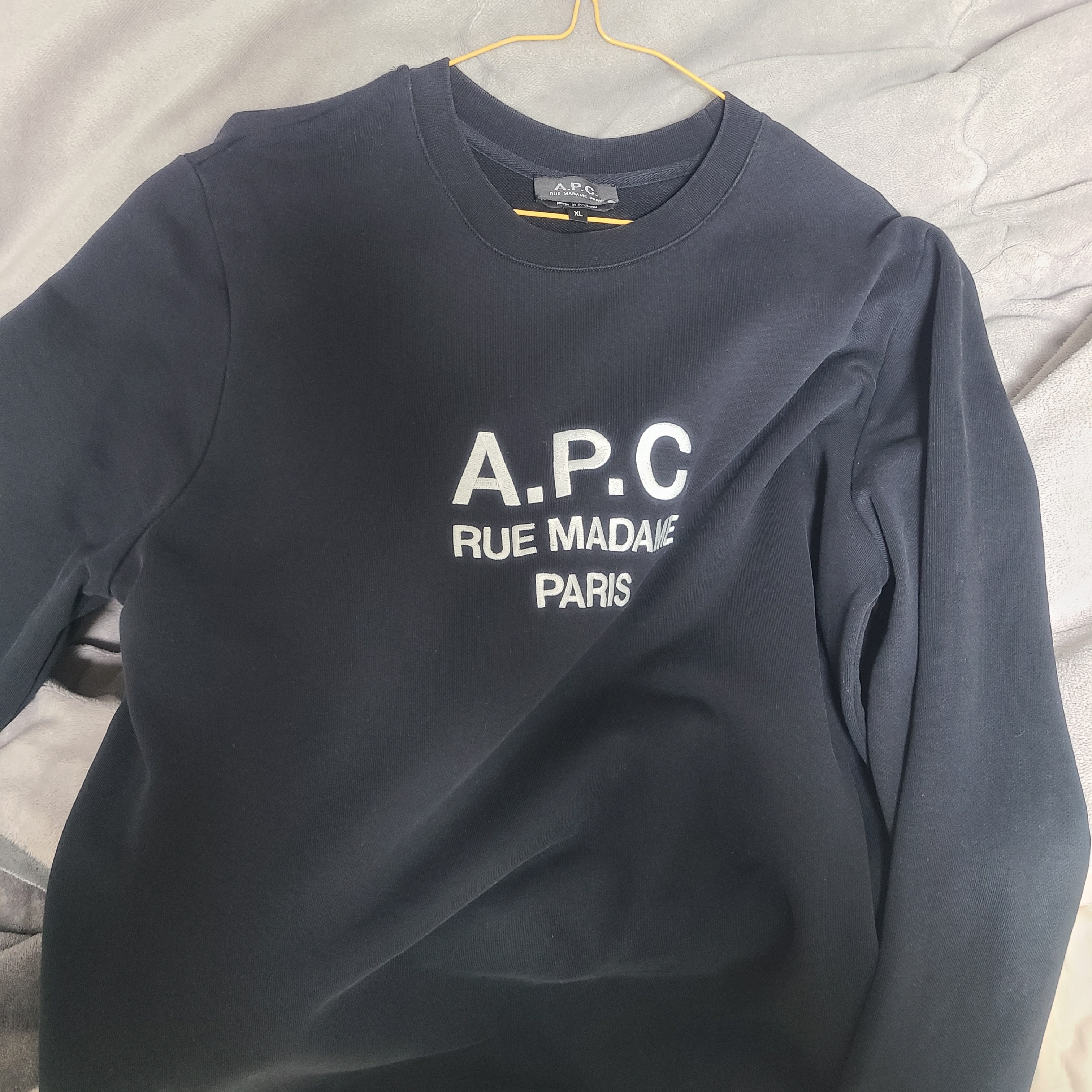 A.P.C. Rufus Sweatshirt Black 착용 스타일