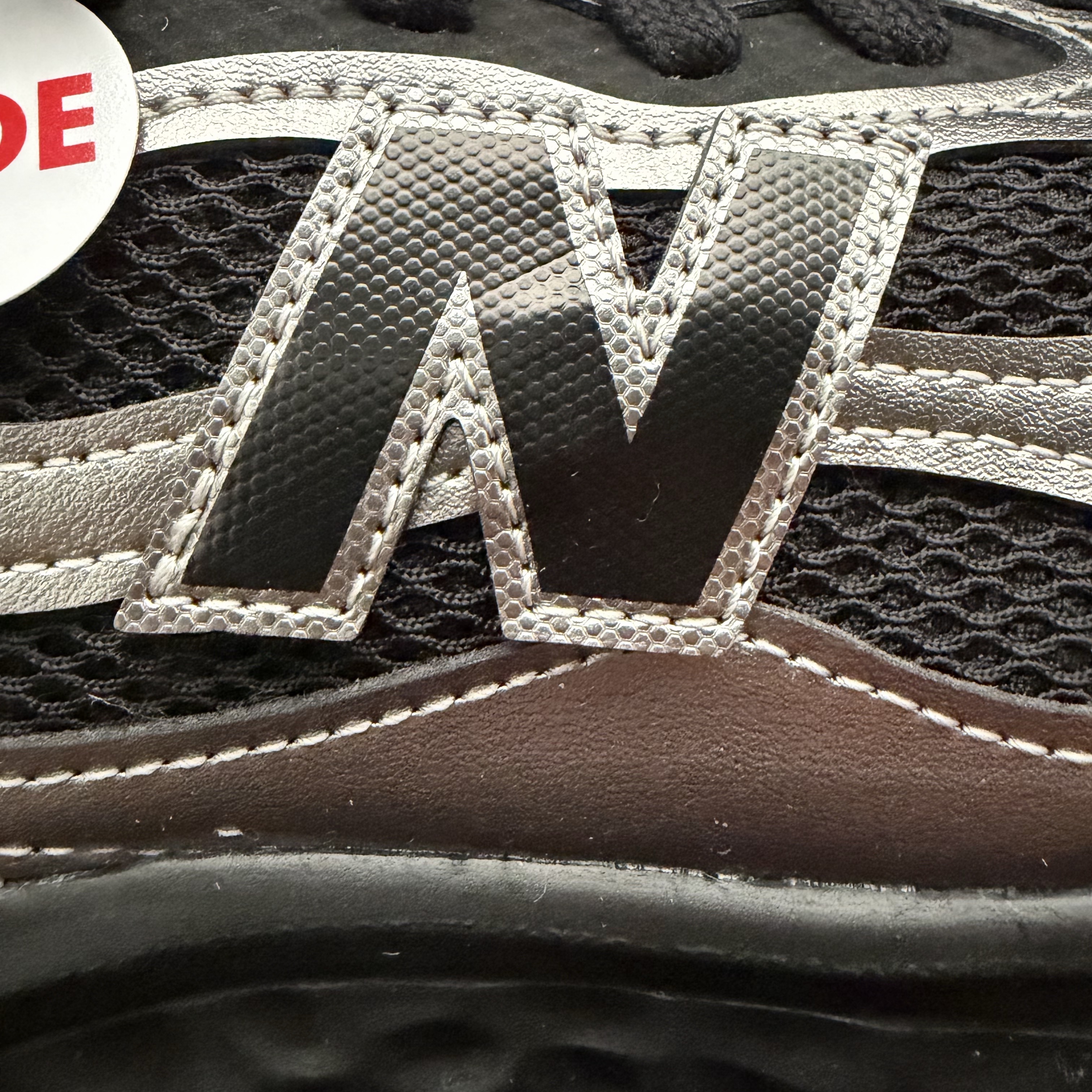 New Balance Fresh Foam Arishi v4 Black - 2E Wide 착용 스타일 - 2