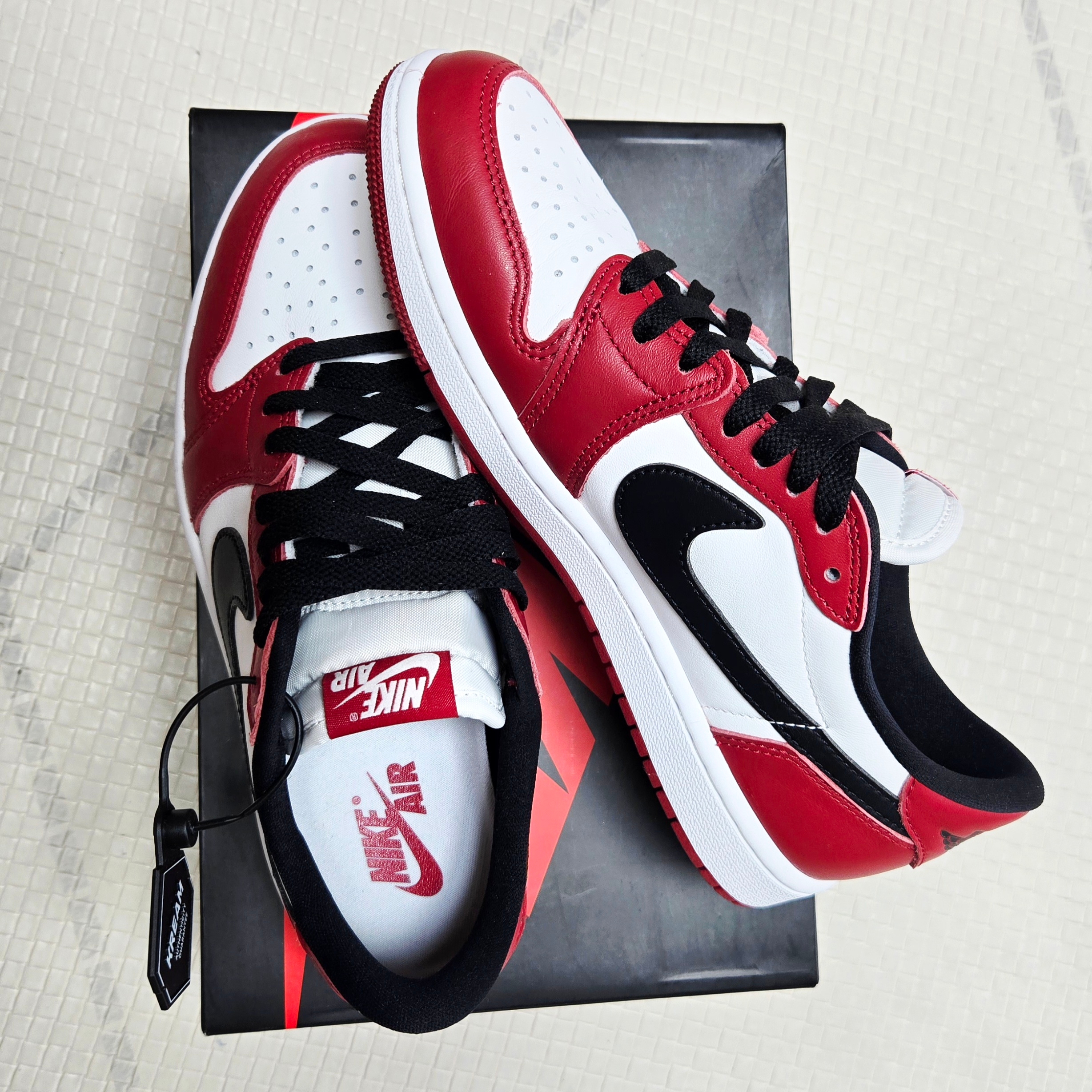Jordan 1 Retro Low OG Chicago 착용 스타일 - 2