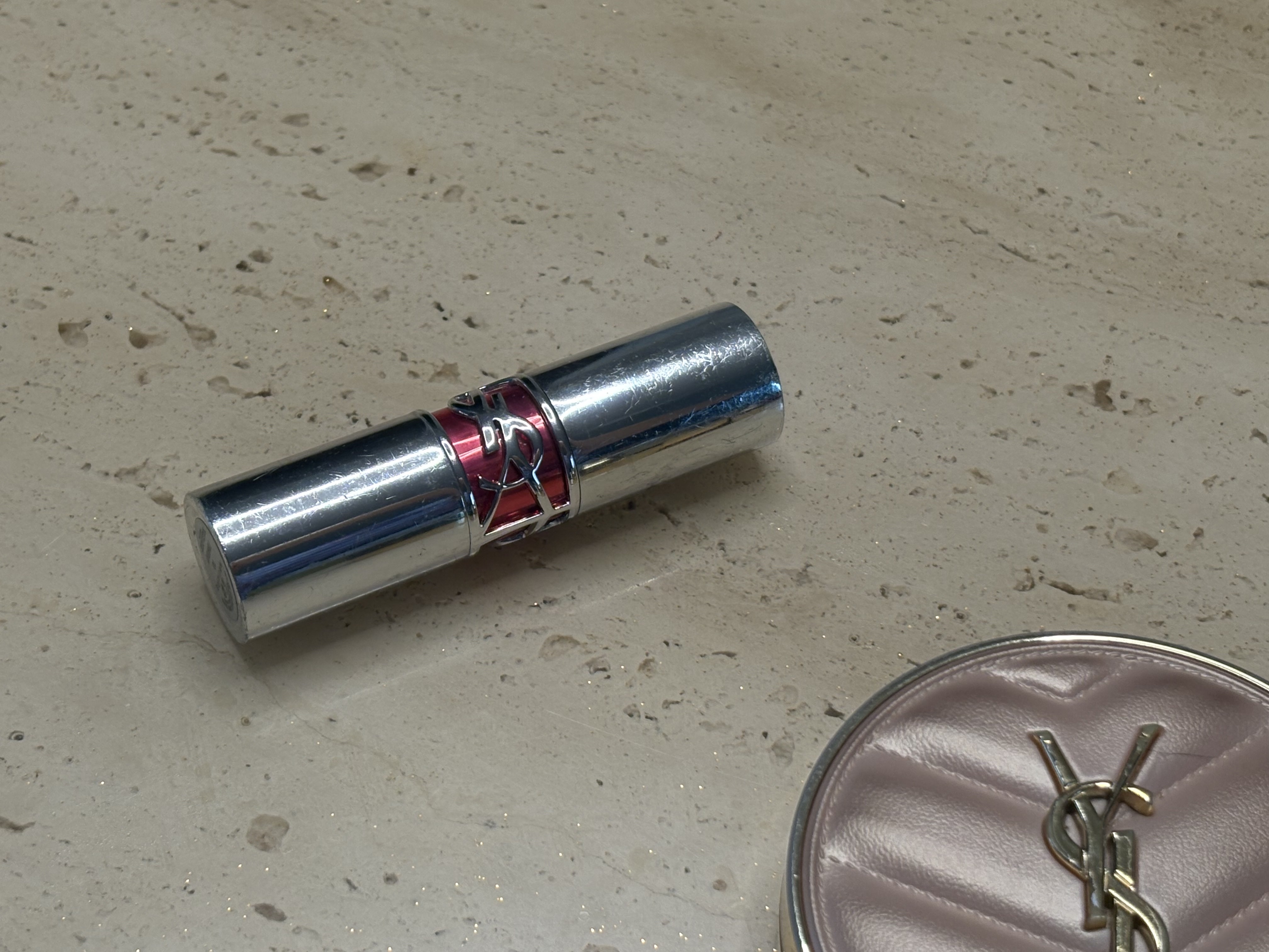 Yves Saint Laurent Rouge Volupte Candy Glaze Color Balm 10 Red Crush 착용 스타일
