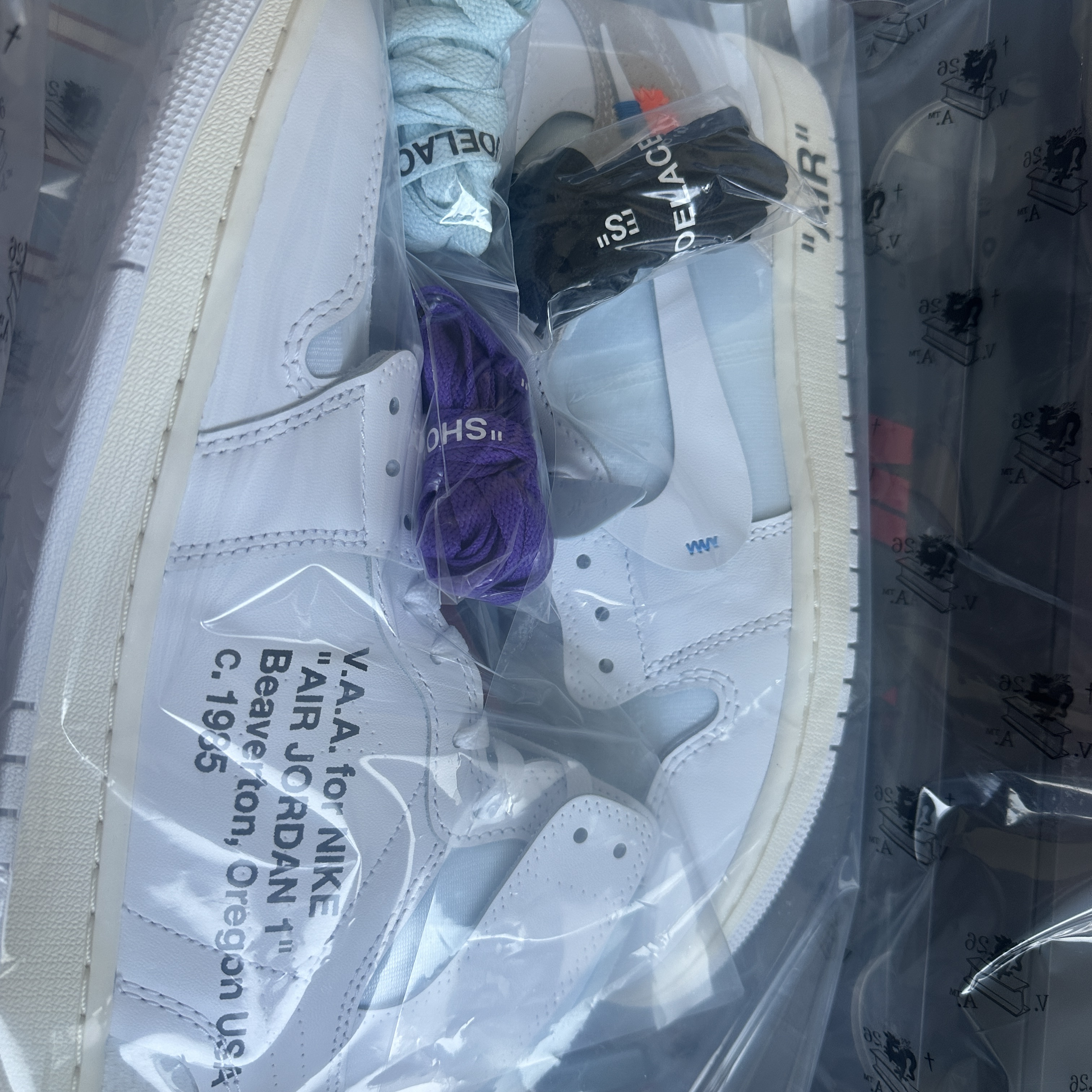 Jordan 1 x Virgil Abloh Archive Retro High Alaska White 착용 스타일 - 2