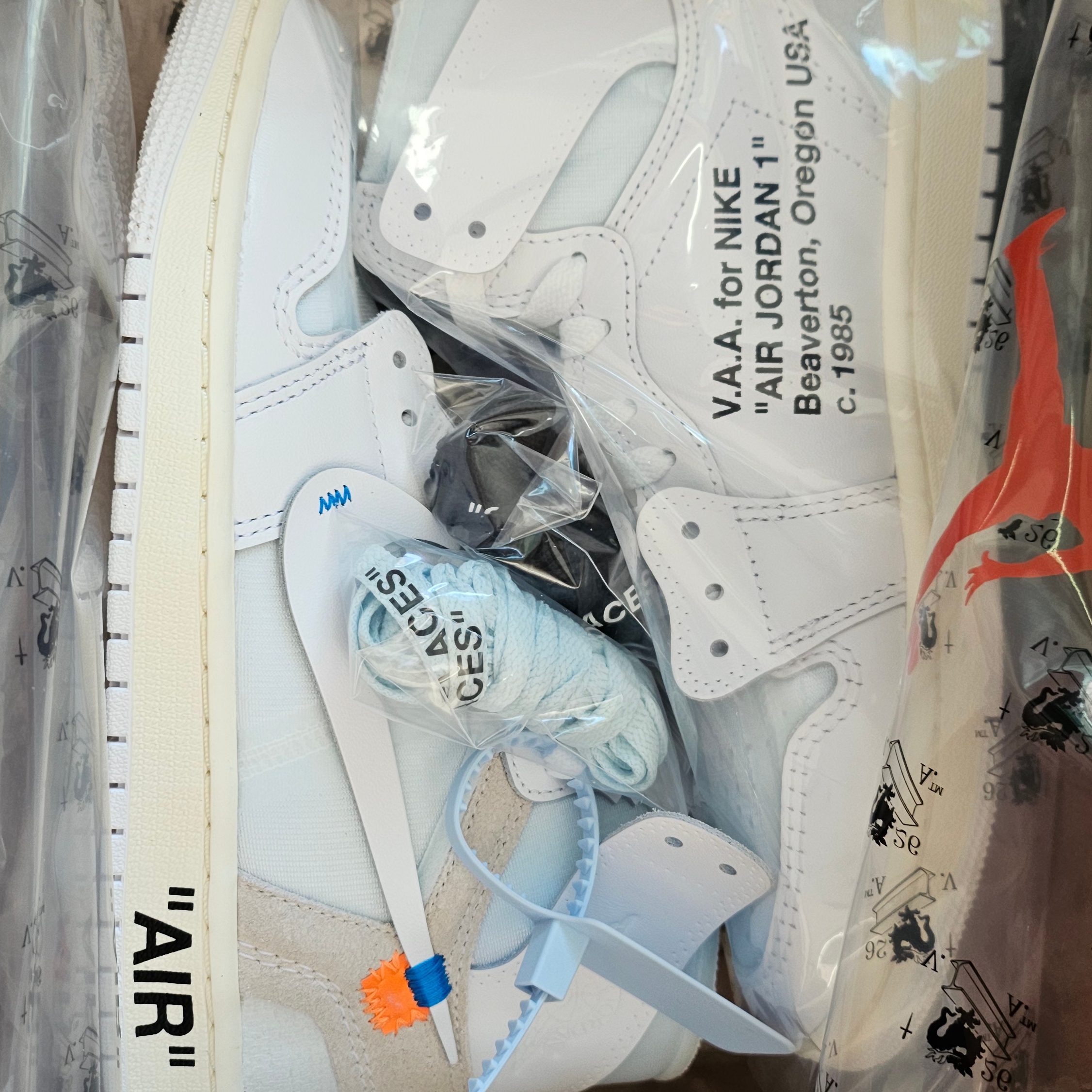 Jordan 1 x Virgil Abloh Archive Retro High Alaska White 착용 스타일 - 2