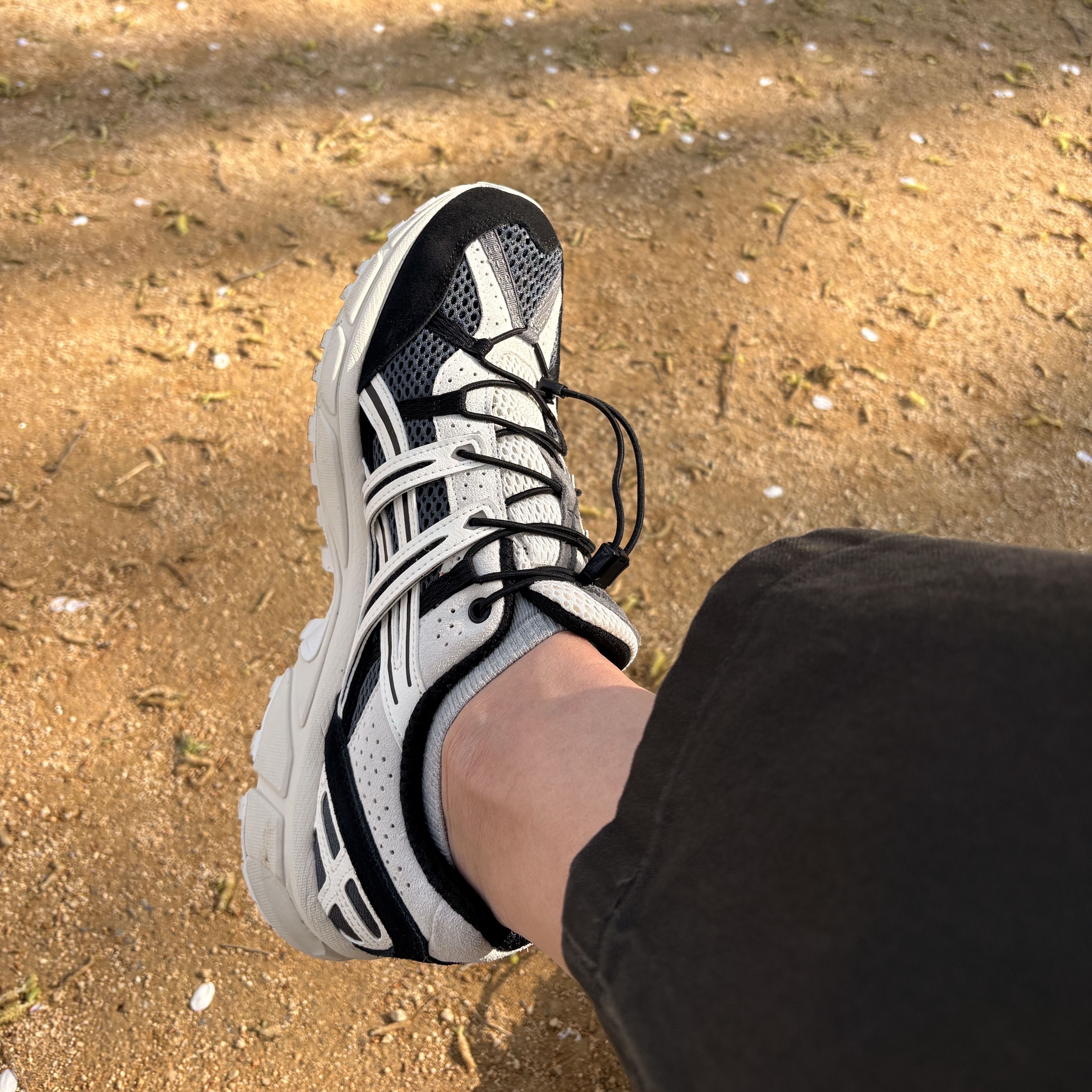 Asics Unlimited Gel-Sonoma 15-50 Carrier Grey White Alyssum 착용 스타일