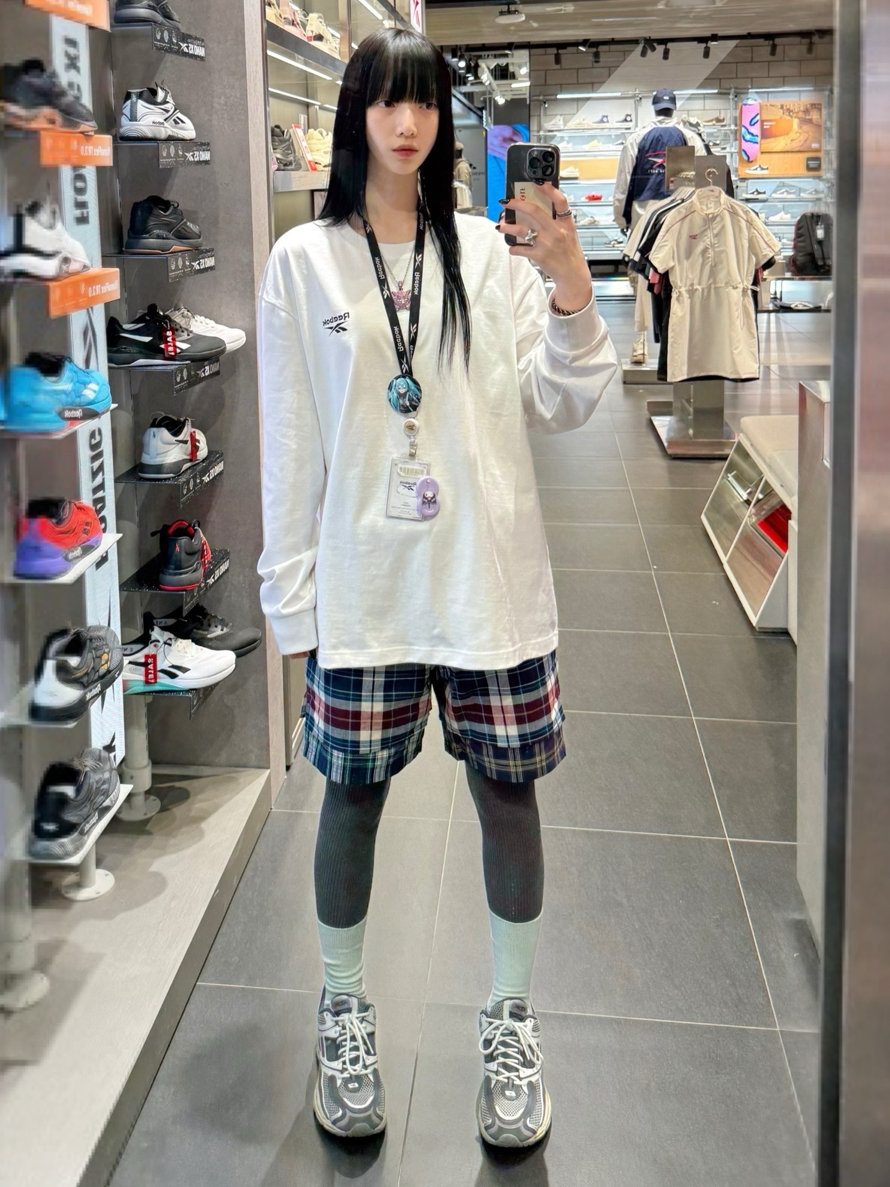 Reebok Trinity KFS Charcoal 착용 스타일 - 1