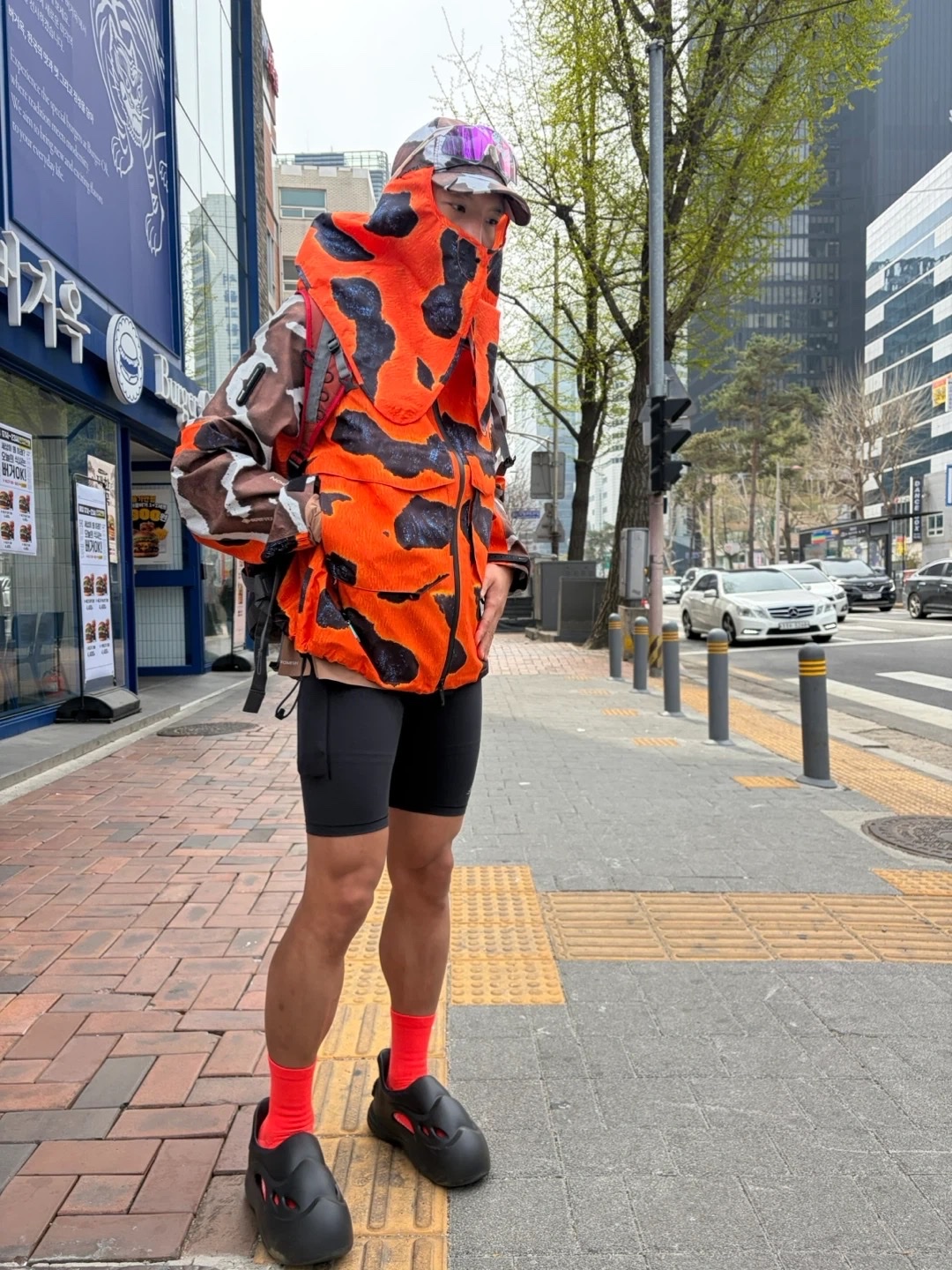 Nike x Drake Nocta Opal Deep Cover Gore-Tex Jacket Safety Orange (FZ3253-819), Nike x Drake Nocta Opal SSC Deep Cover Hat Safety Orange 착용 스타일