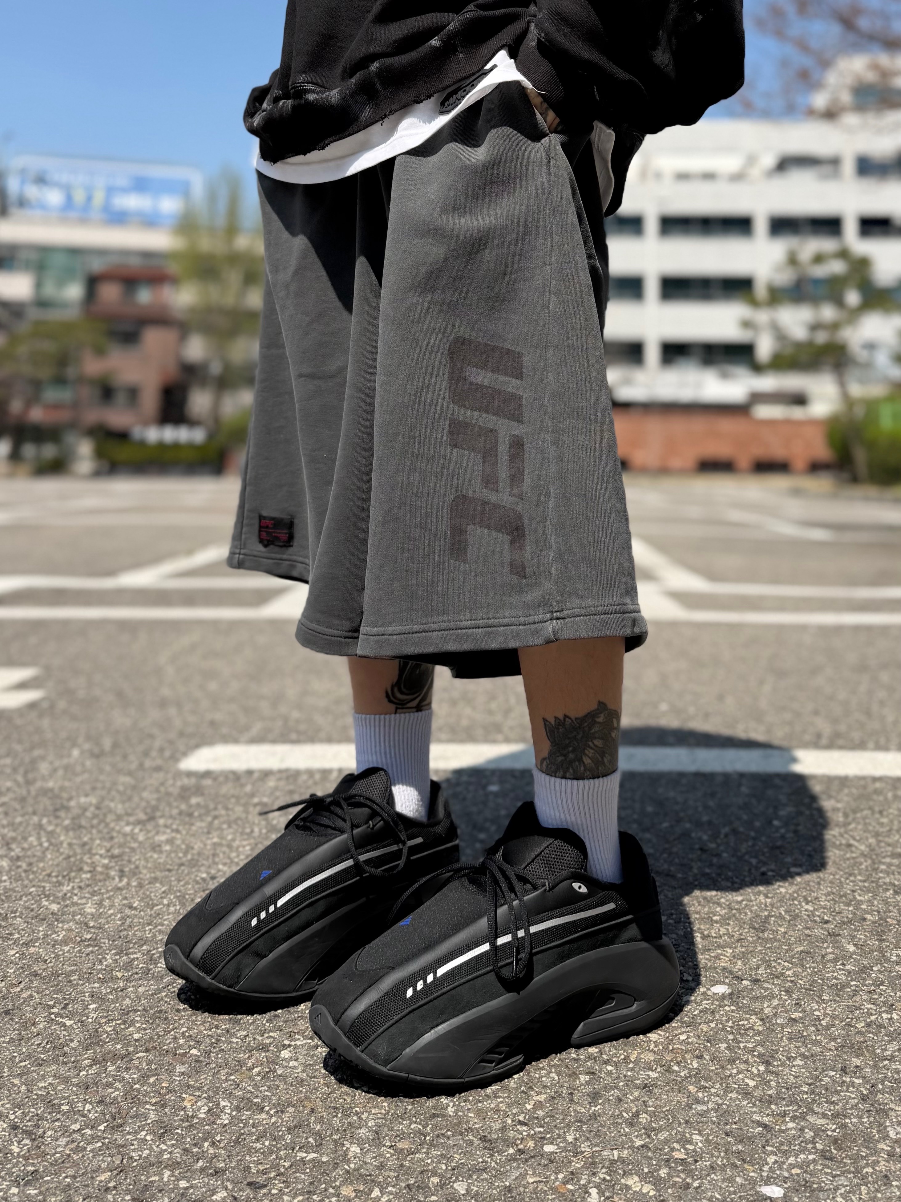 Adidas Mad IIInfinity Core Black Carbon 착용 스타일 - 10