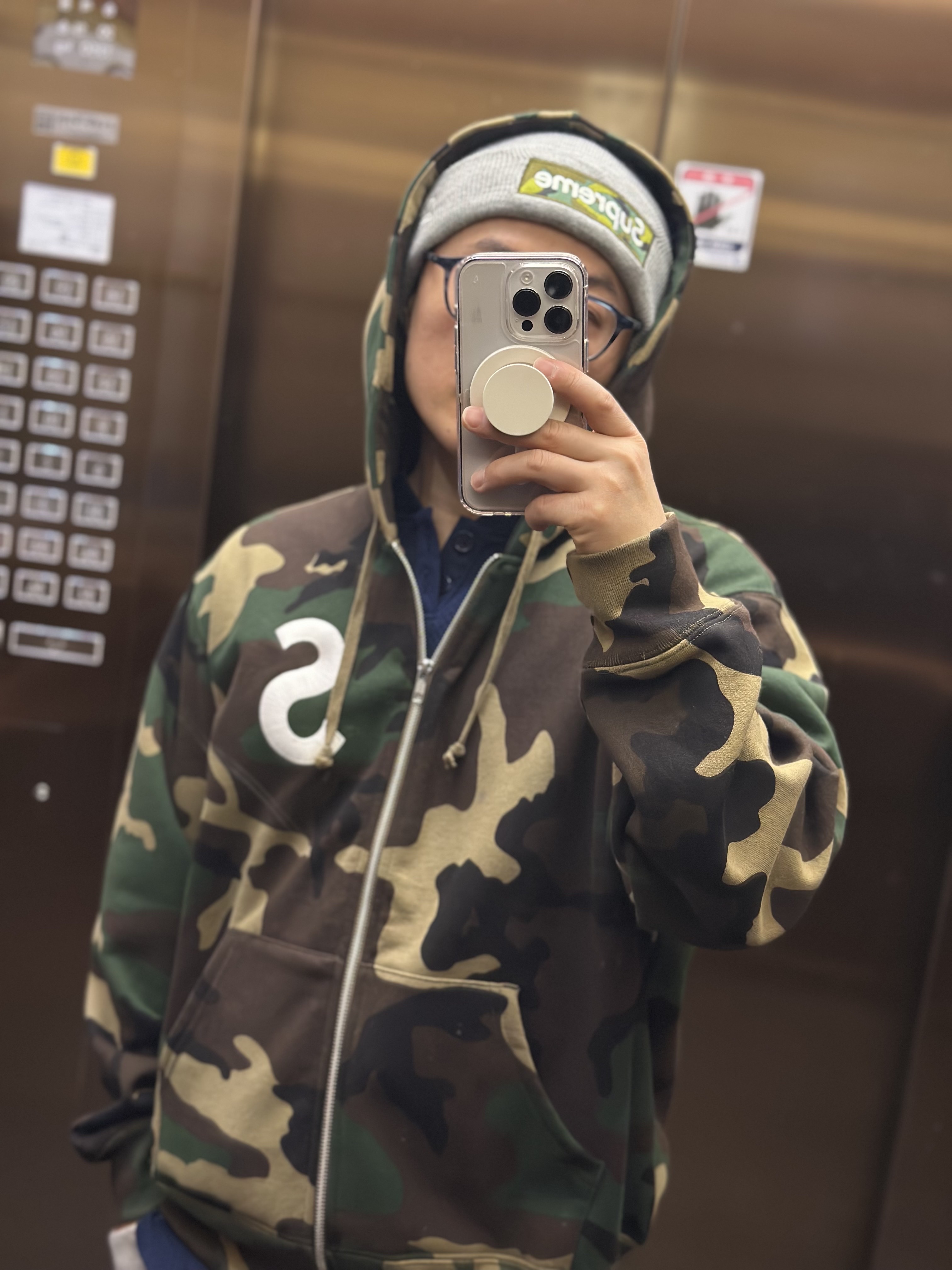Supreme S Logo Zip Up Hooded Sweatshirt Woodland Camo - 25FW 착용 스타일