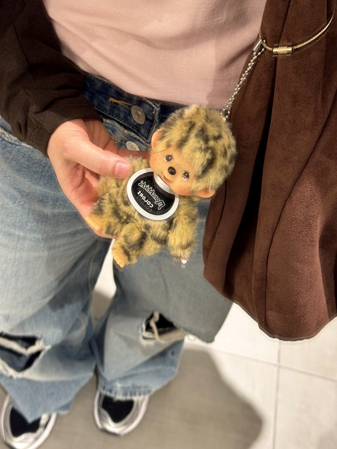 Asics Gel-Kayano 14 Black Coffee, Monchhichi Colors Keychain Leopard Print 착용 스타일 - 3