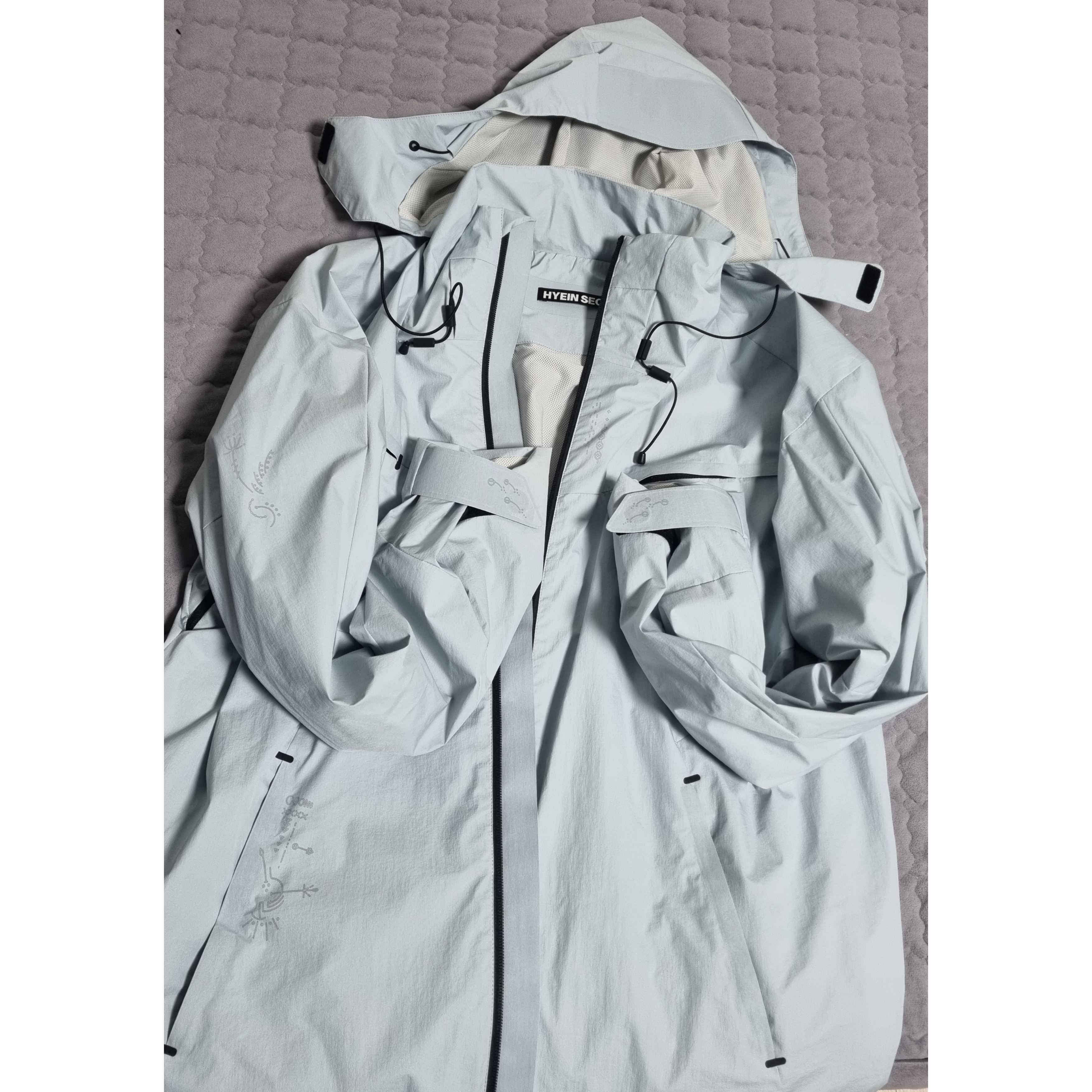 On Running x Post Archive Faction (Paf) Cloudmonster 2 Black Magnet, Polyteru Belted Cargo Pants 1.2v Black 착용 스타일 - 3