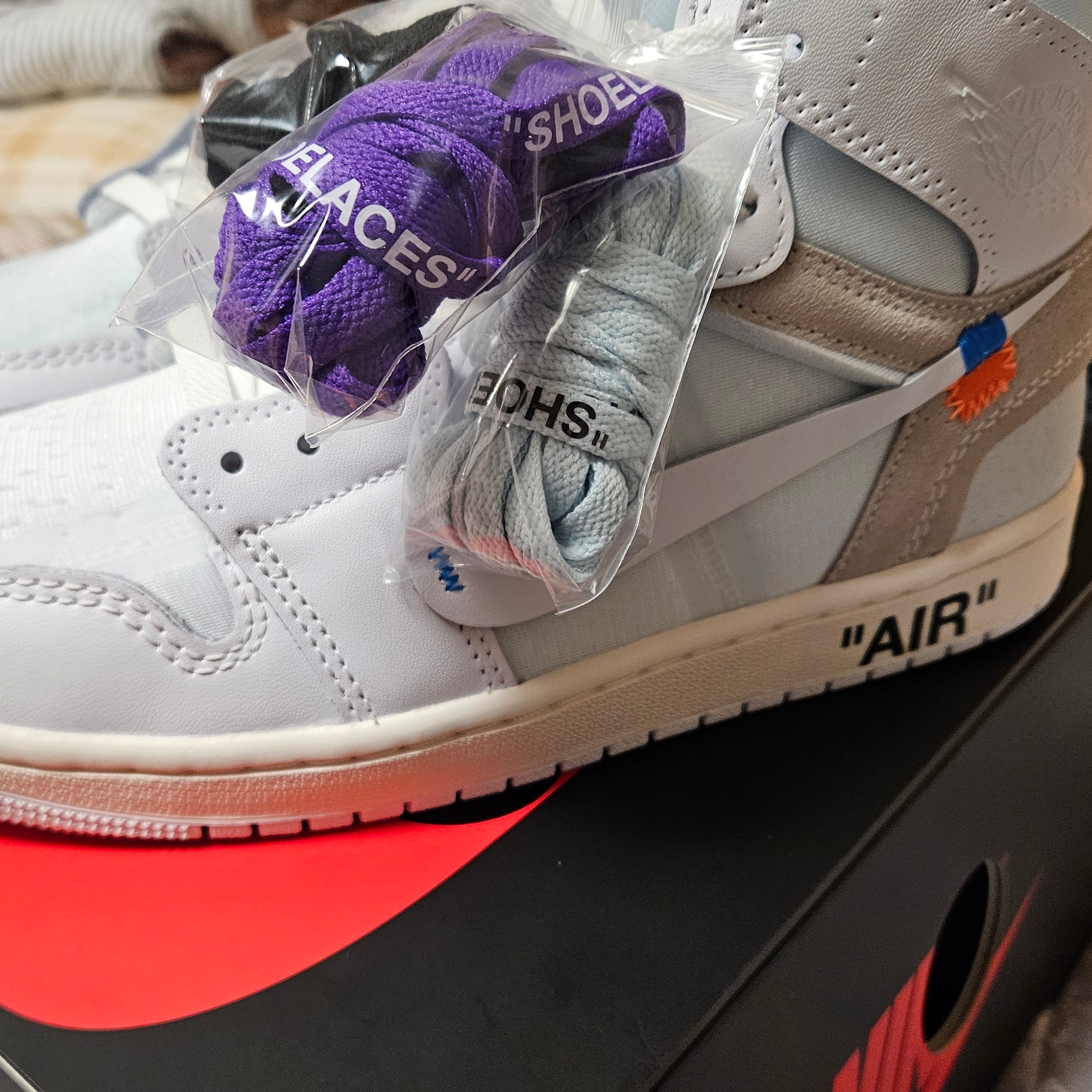 Jordan 1 x Virgil Abloh Archive Retro High Alaska White 착용 스타일 - 1
