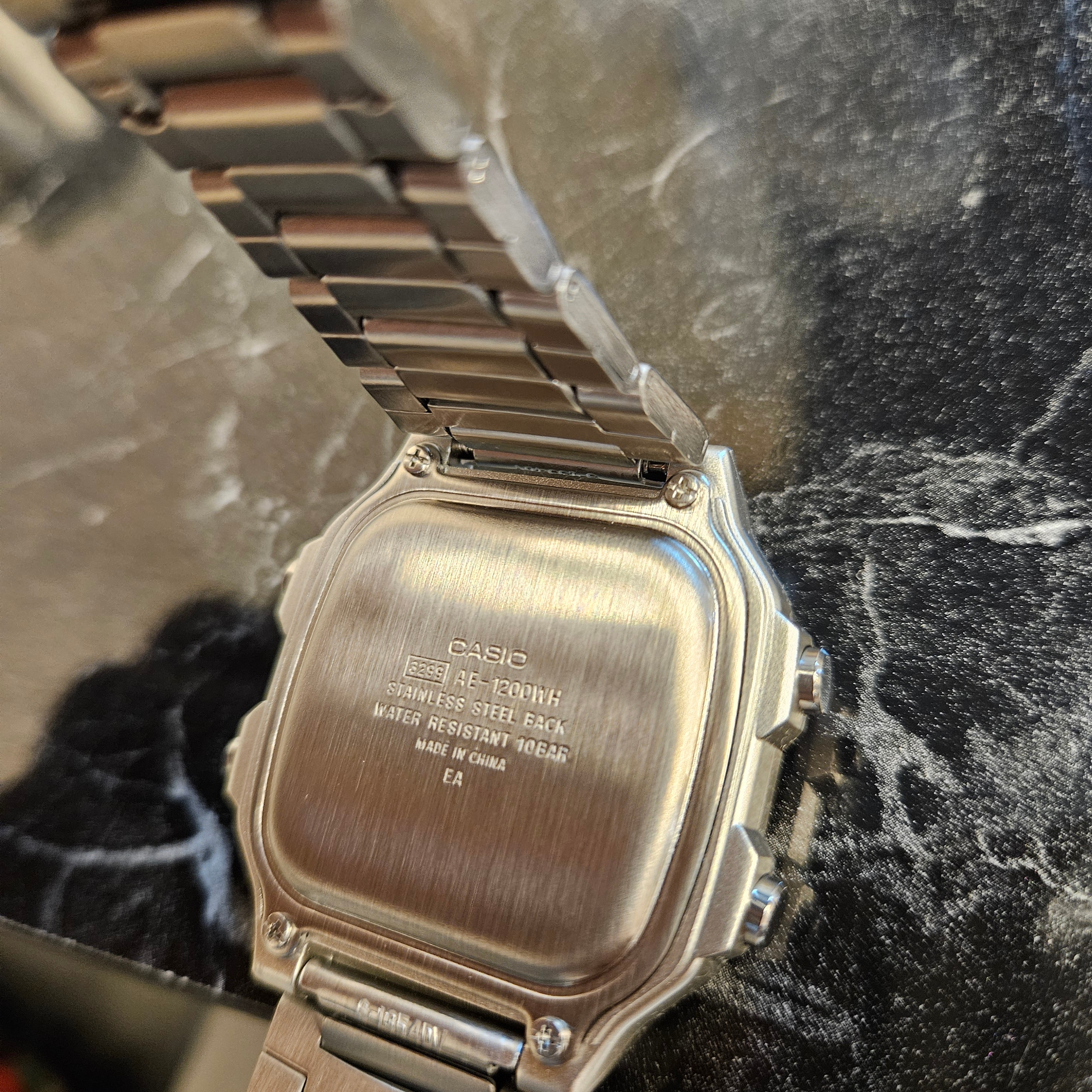 Casio AE-1200WHD-1AV 착용 스타일 - 3