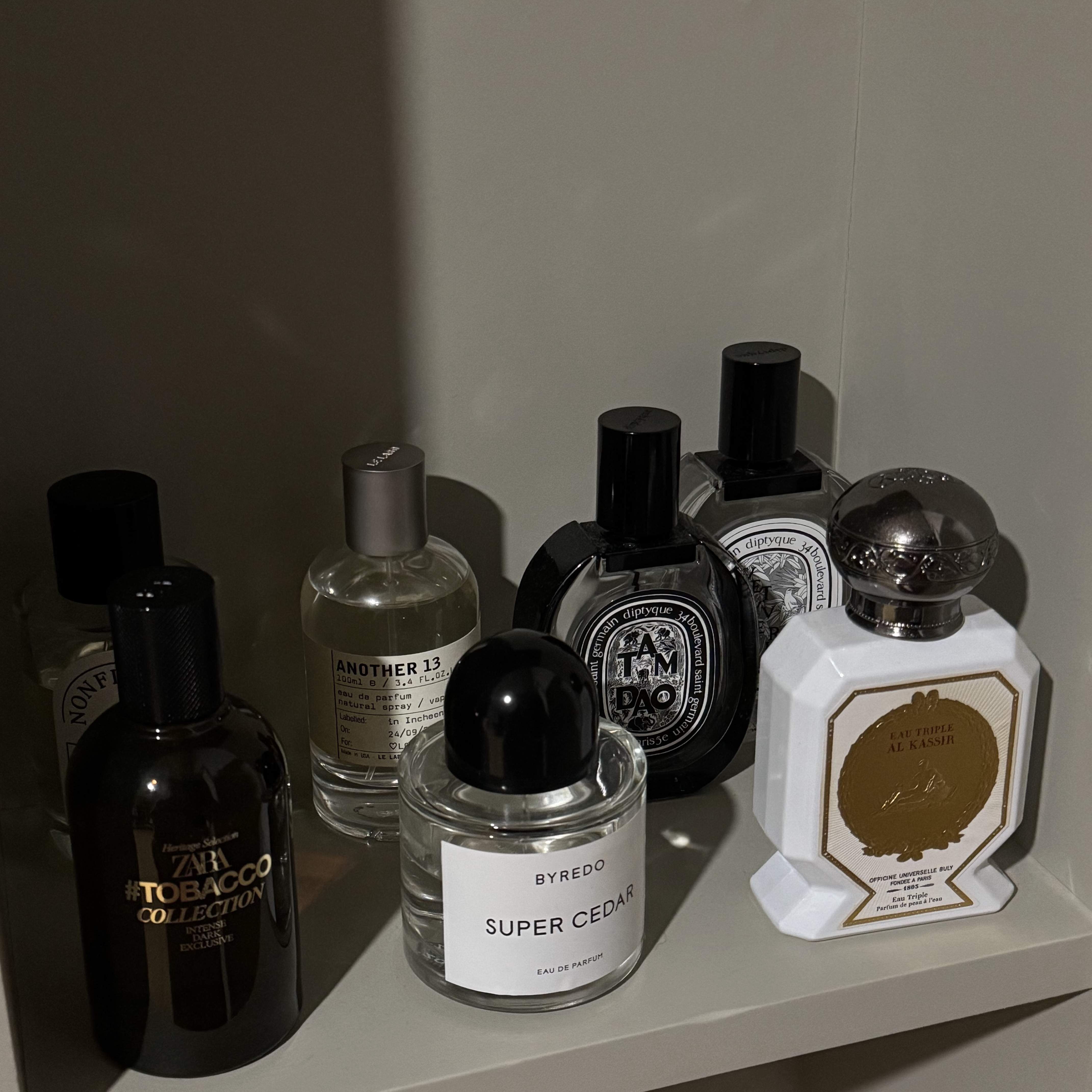 Creed Aventus Eau De Parfum 100ml, Tom Ford Oud Wood Eau De Parfum 50ml 착용 스타일 - 3