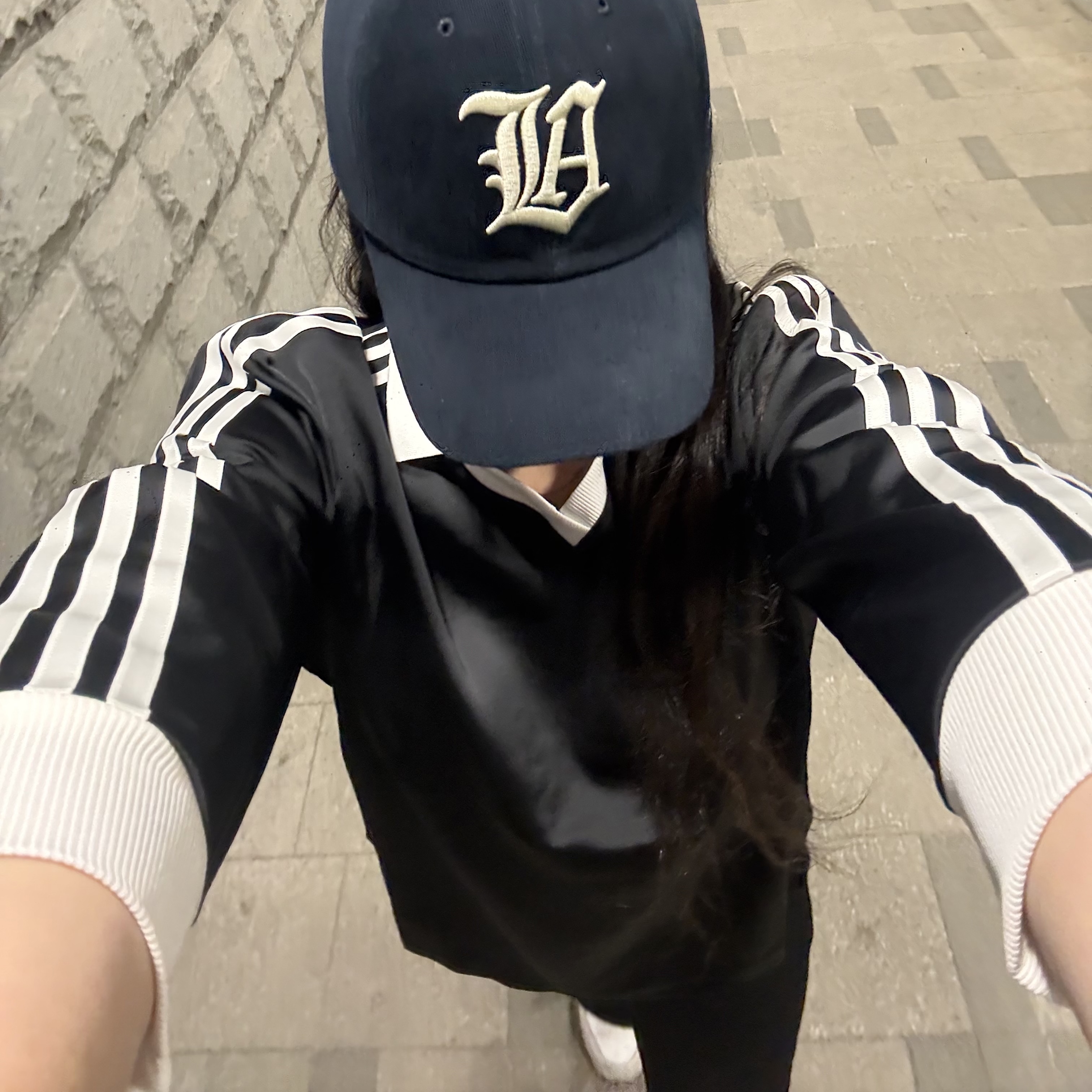 (W) Adidas 3-Stripes Satin Long Sleeve T-Shirt Black - KR Sizing 착용 스타일
