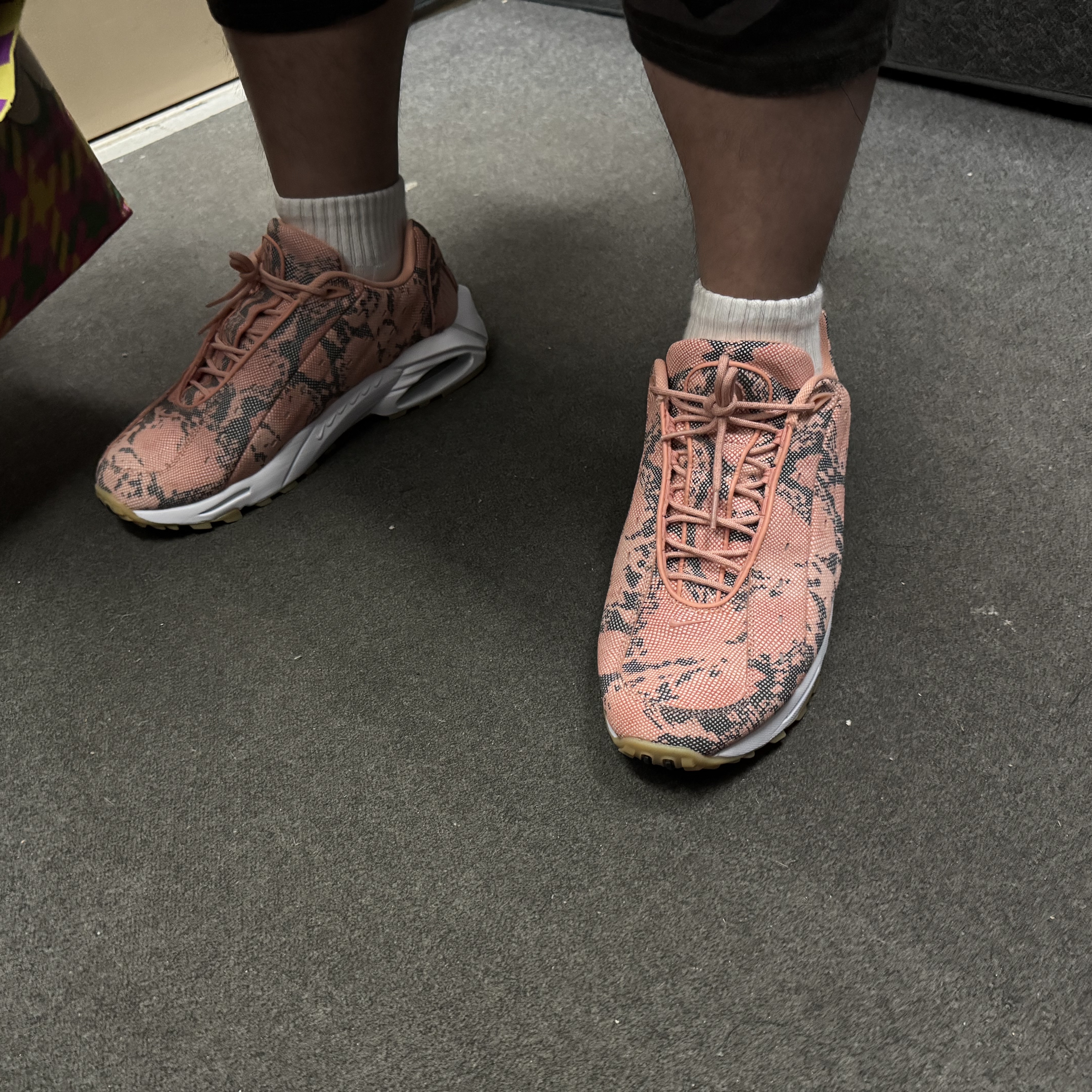 Nike x Drake Nocta Hot Step Air Terra Pink Quartz, (W) Nike Air Rift Breathe White 착용 스타일 - 2