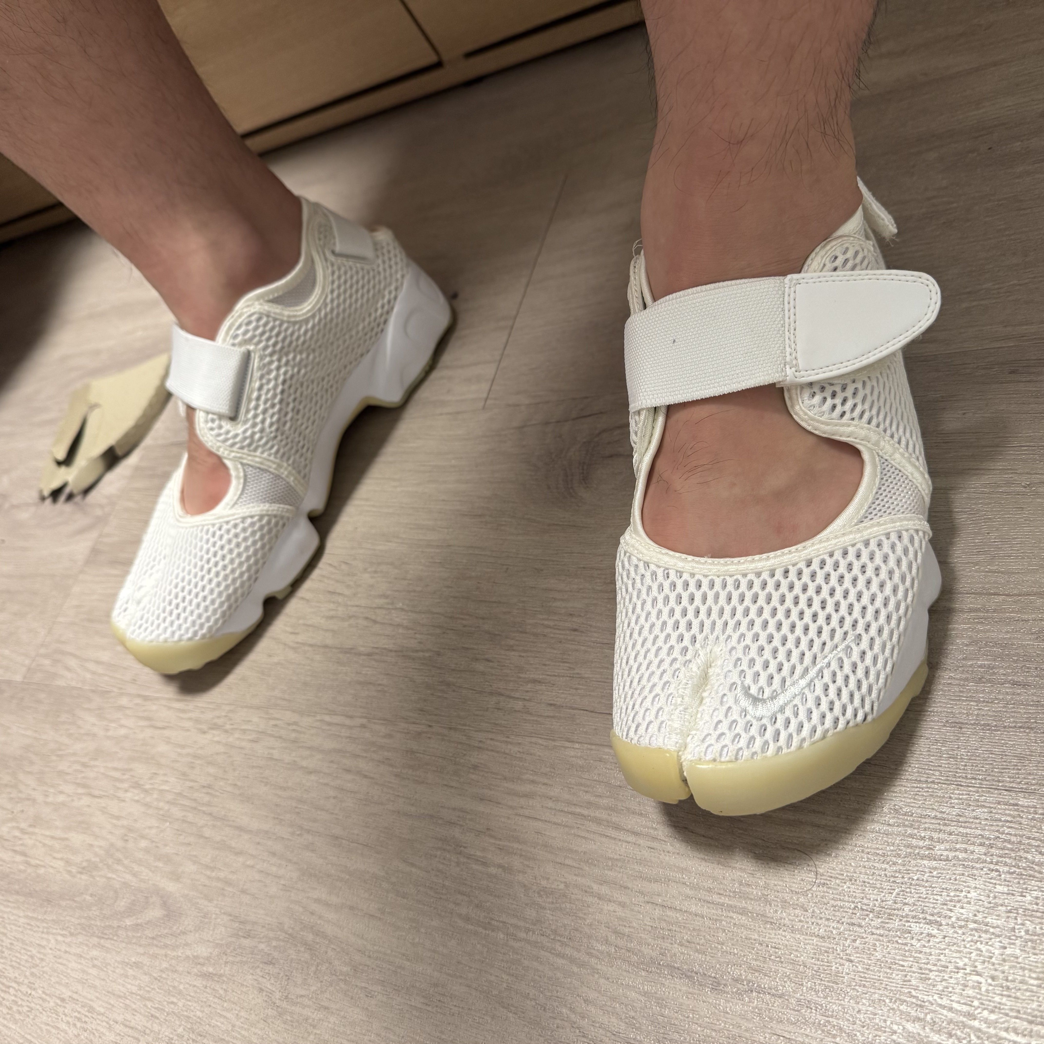 Nike x Drake Nocta Hot Step Air Terra Pink Quartz, (W) Nike Air Rift Breathe White 착용 스타일 - 3