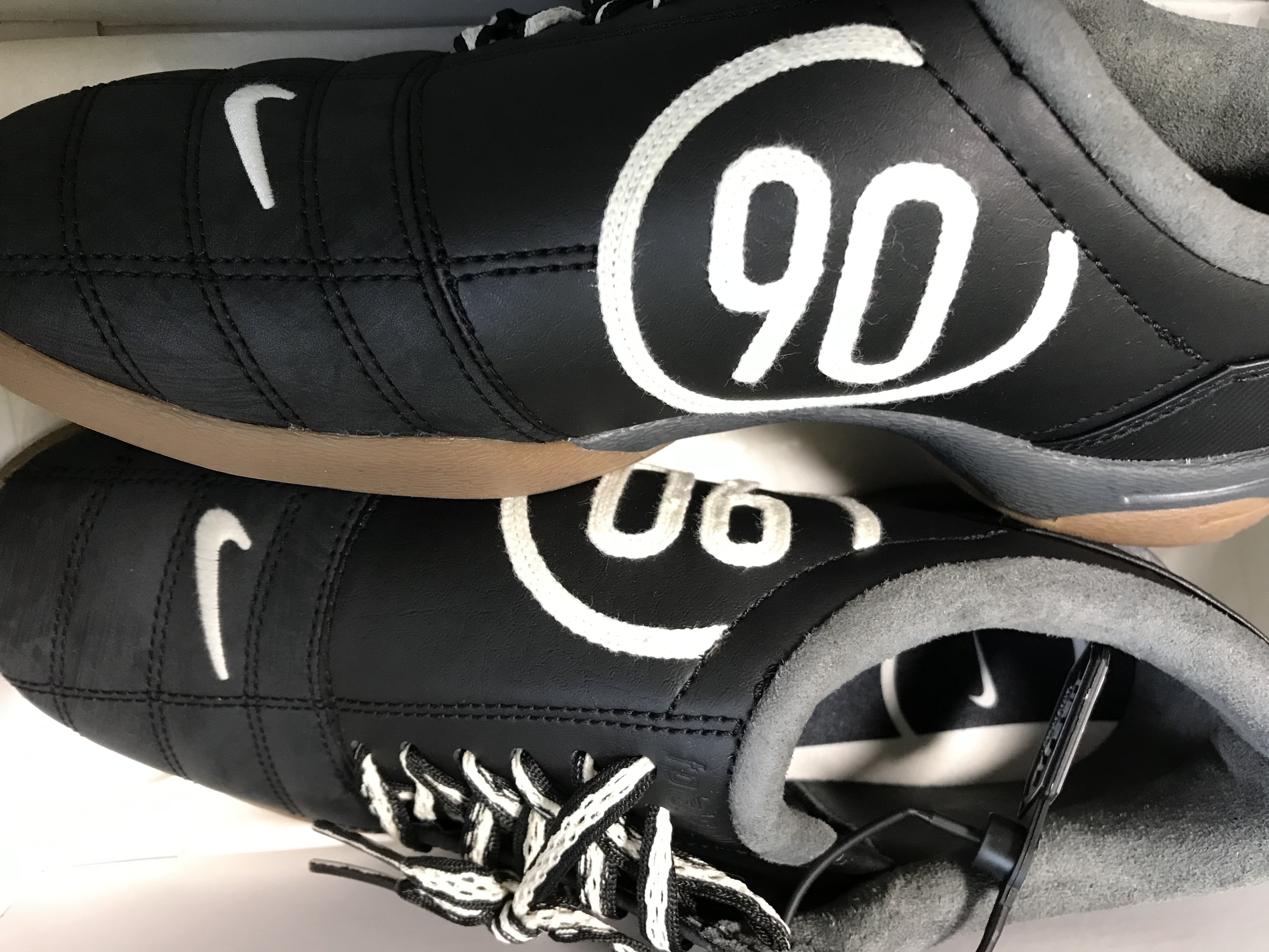 (W) Nike Total 90 III SP Black Gum Dark Brown 착용 스타일 - 1