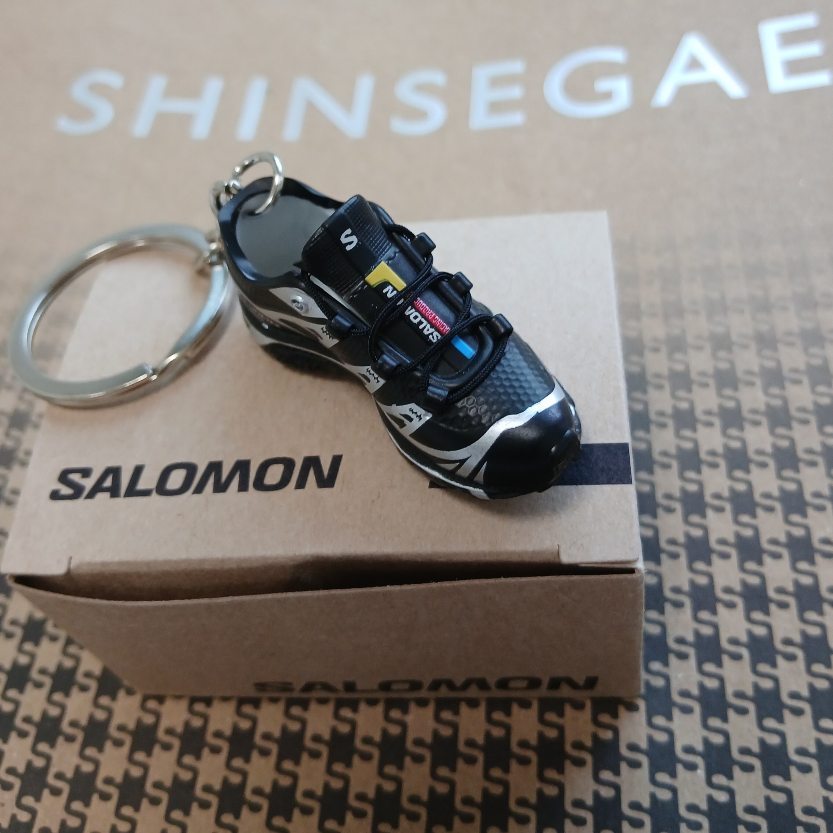 Salomon XT-6 GTX Black Silver, Salomon XT-6 Gore-Tex Black Ebony 착용 스타일 - 2