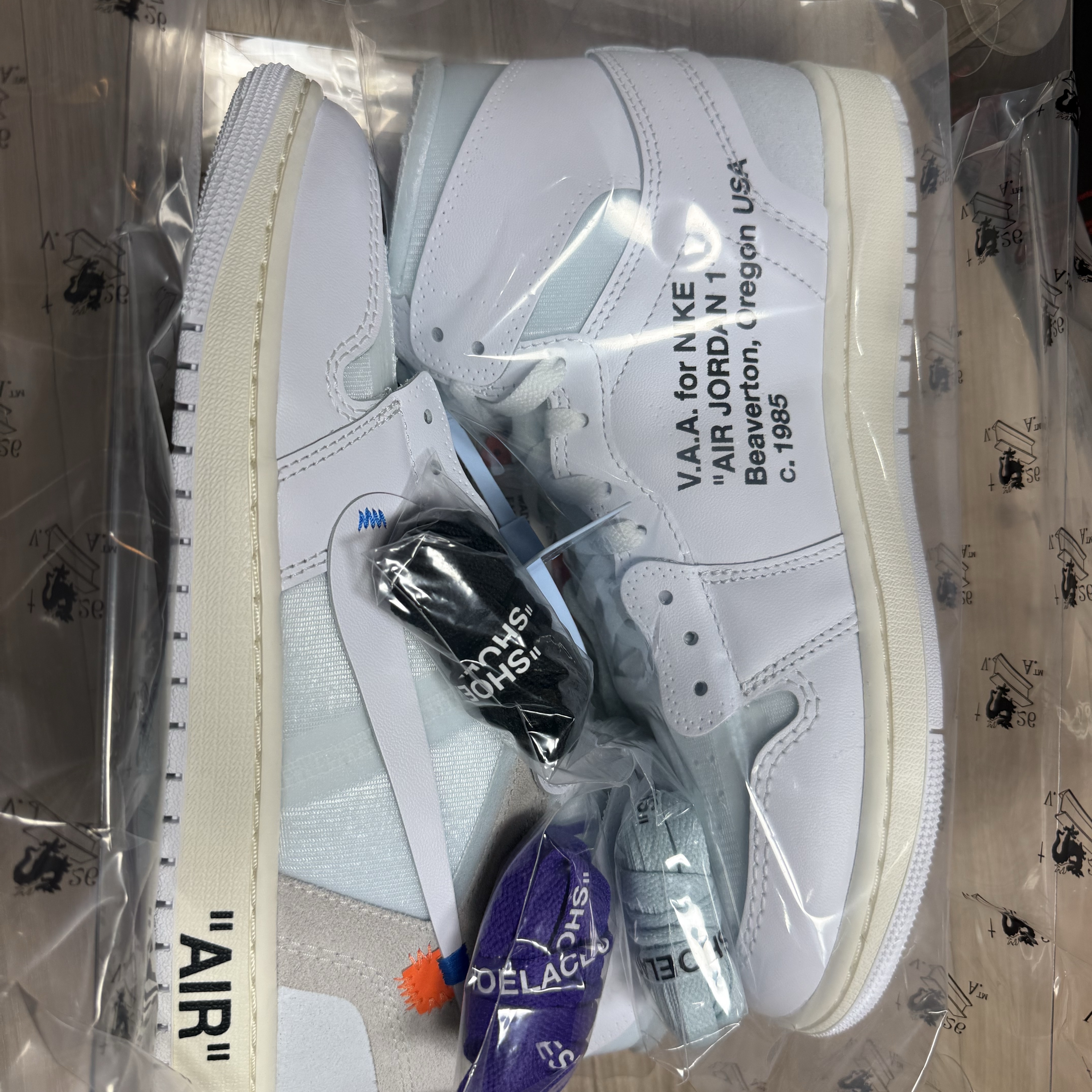 Jordan 1 x Virgil Abloh Archive Retro High Alaska White 착용 스타일 - 2
