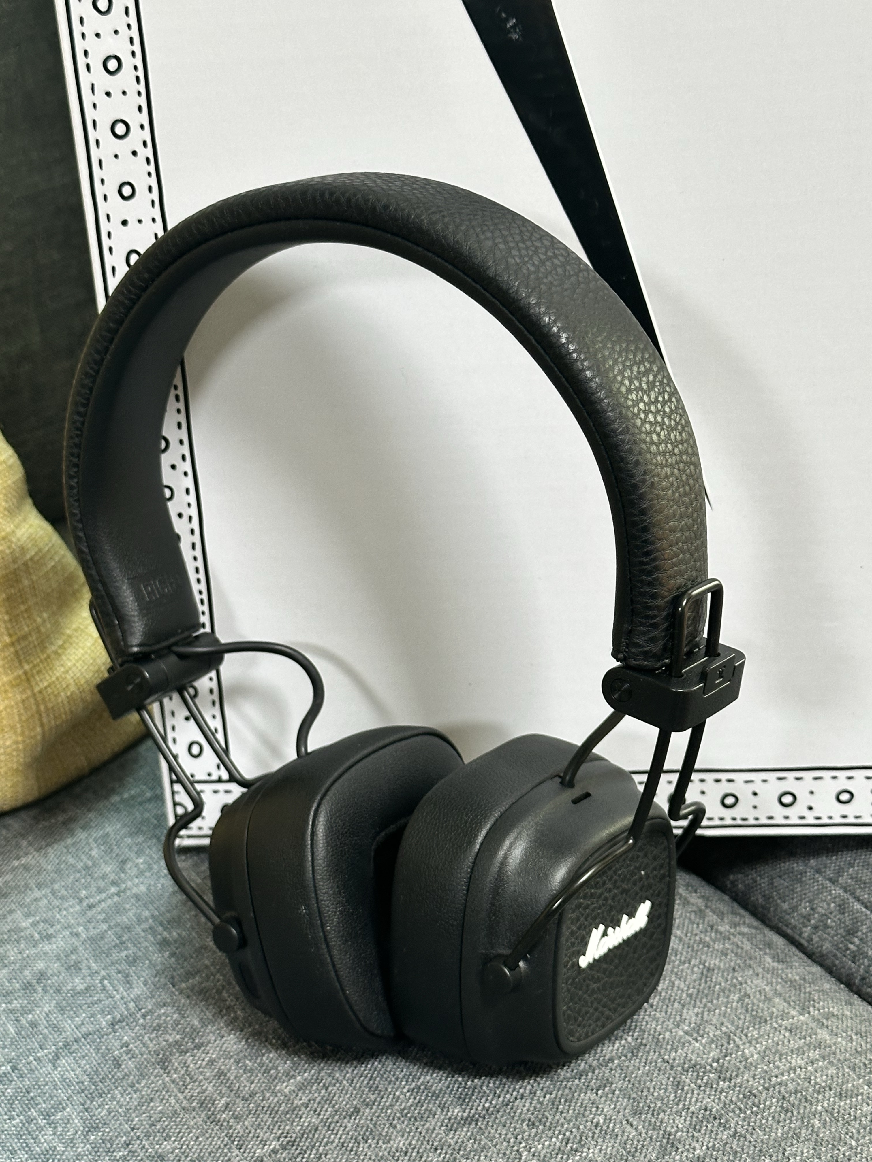 Marshall Major V Black (Sovico AV Ver.) 착용 스타일