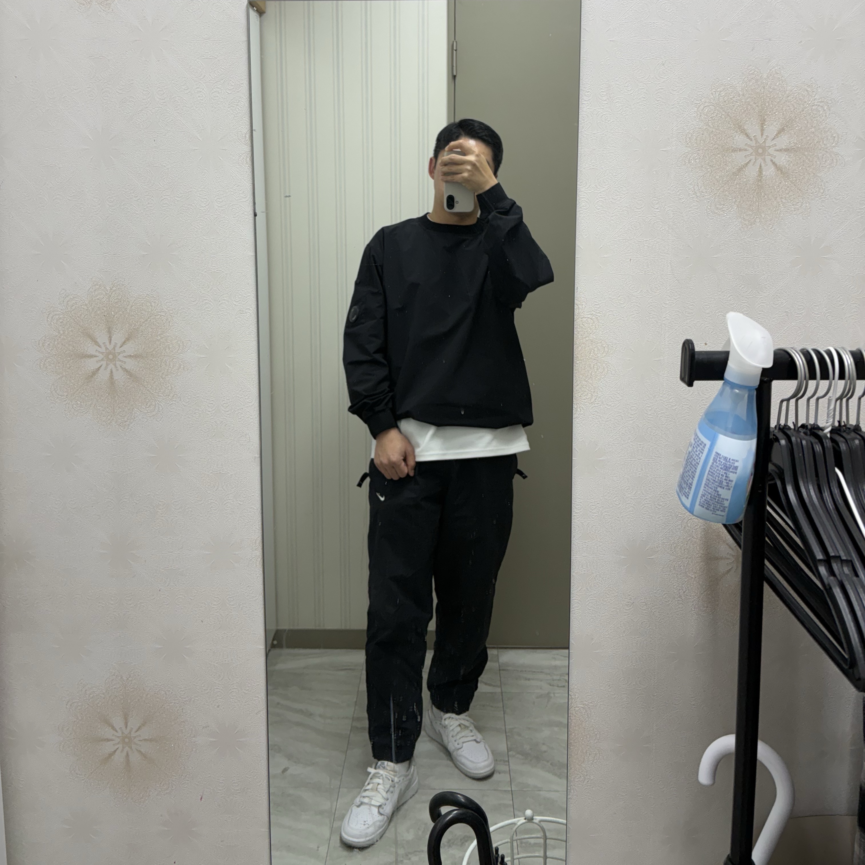 Nike NRG Solo Swoosh Woven Track Pants Black White - Asia, Jordan 1 Low OG Neutral Grey 착용 스타일