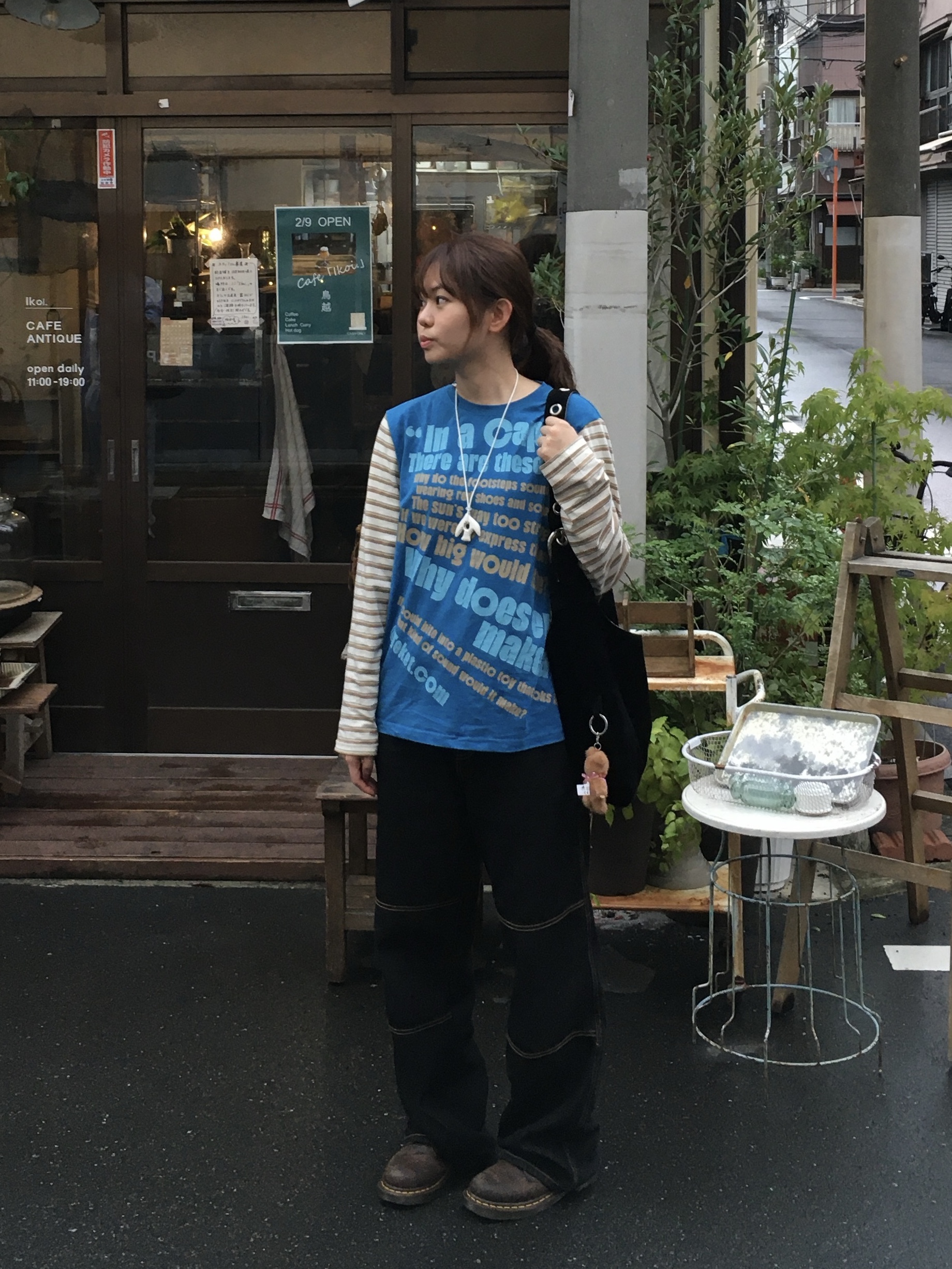 Dr. Martens Aprile 3i Dark Brown 착용 스타일