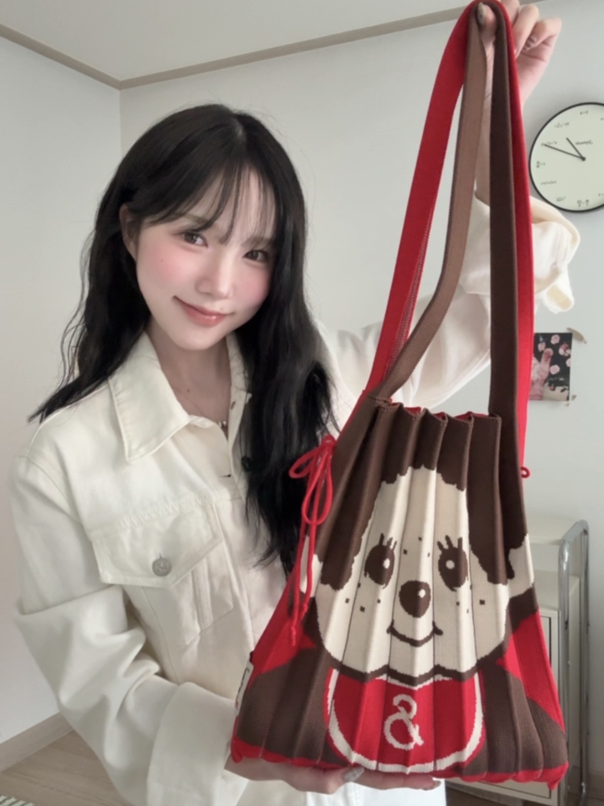 JOSEPH&STACEY Lucky Pleats Knit M Monchhichi Boy Brown, JOSEPH&STACEY Lucky Pleats Knit Cross Body Monchhichi Girl Ivory 착용 스타일 - 1